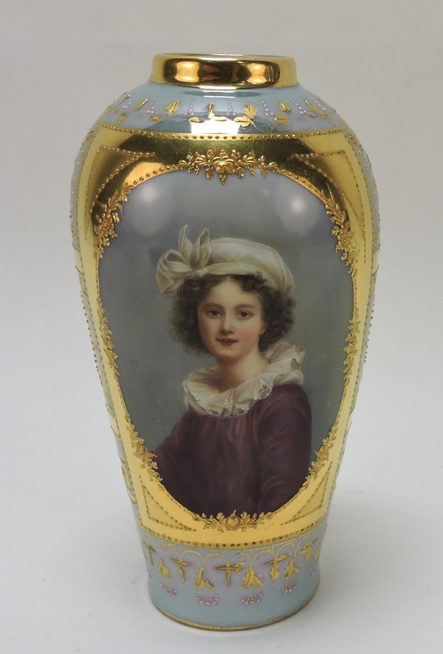 Fine Royal Vienna Austrian Beehive (1 of 2)