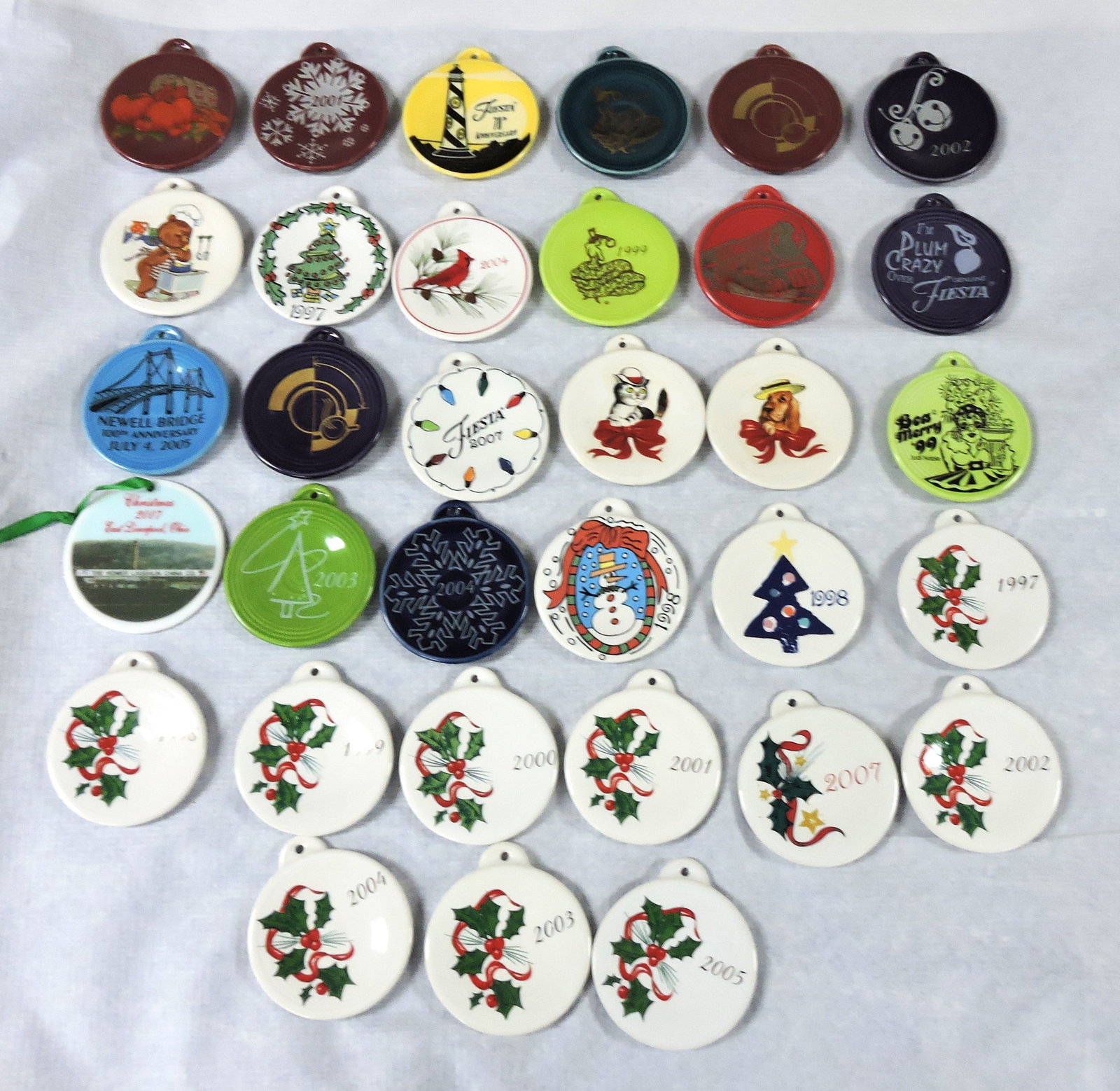 Fiesta Post 86 lot of 33 ornaments: .
