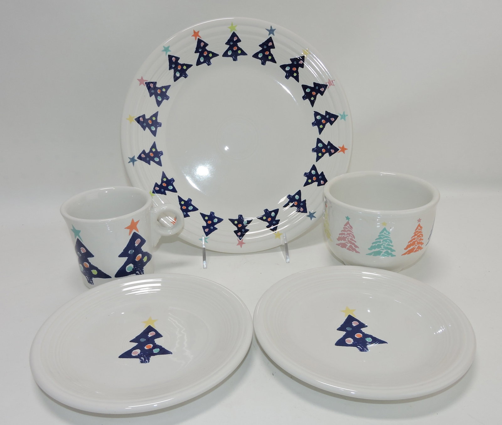 Fiesta Post 86 lot of 5 Christmas themed: pieces
