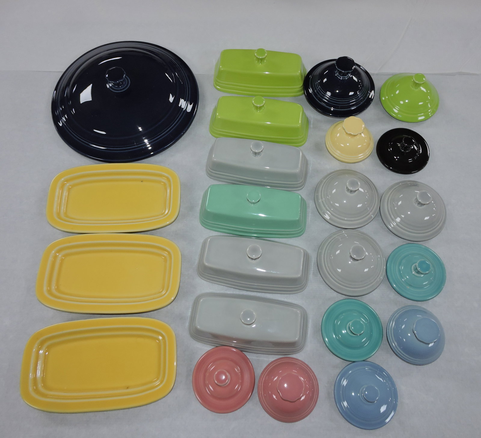 Fiesta Post 86 lot of 23 lids and bases (1 of 1)