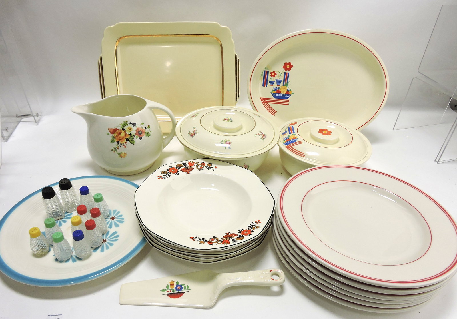 HLC lot of assorted wares: .