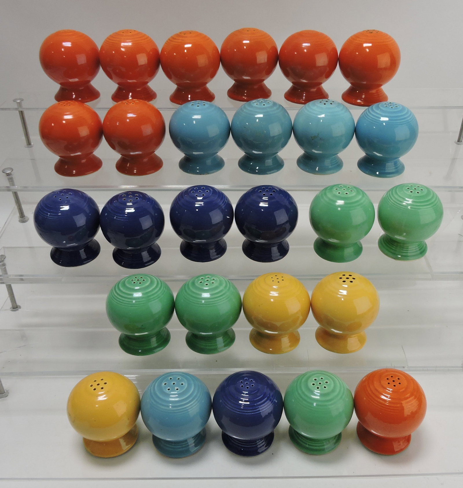 Fiesta shaker group, 11 pair, 5 single: .