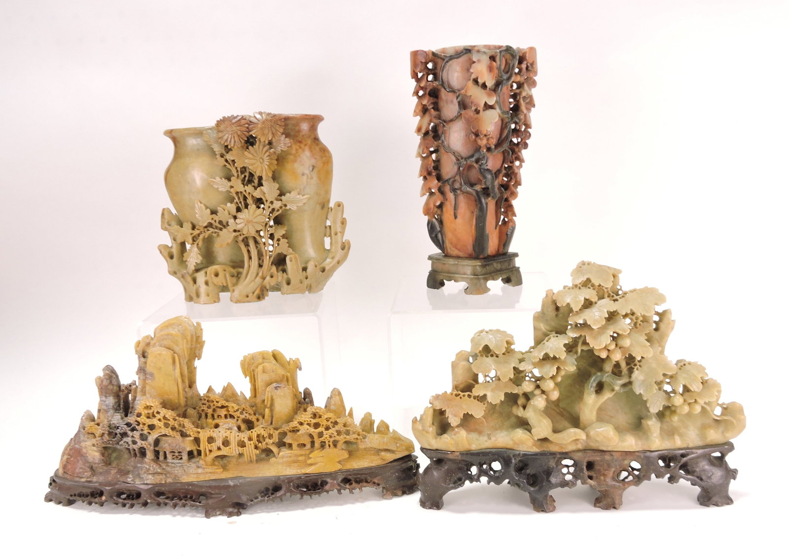 Carved soapstone lot of 4 pieces, (1 of 1)