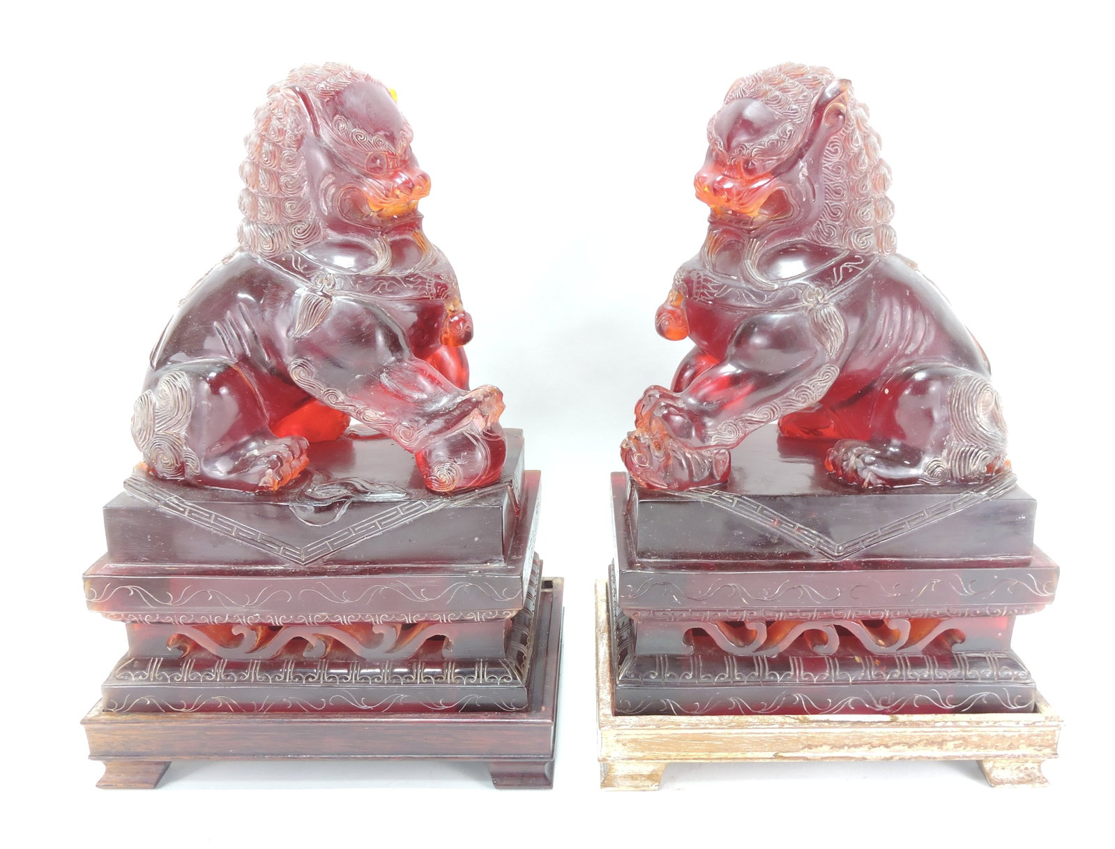 Vintage pair of large carved Foo dog (1 of 5)