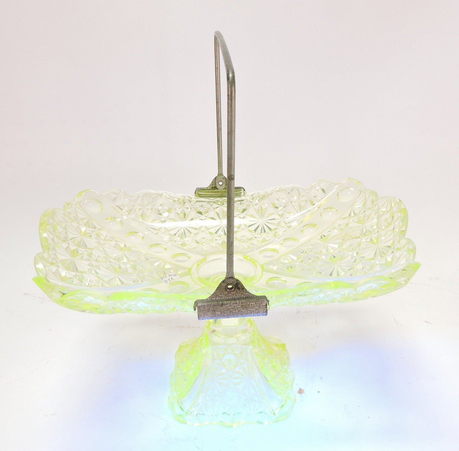 Vaseline uranium glass daisy and (1 of 1)