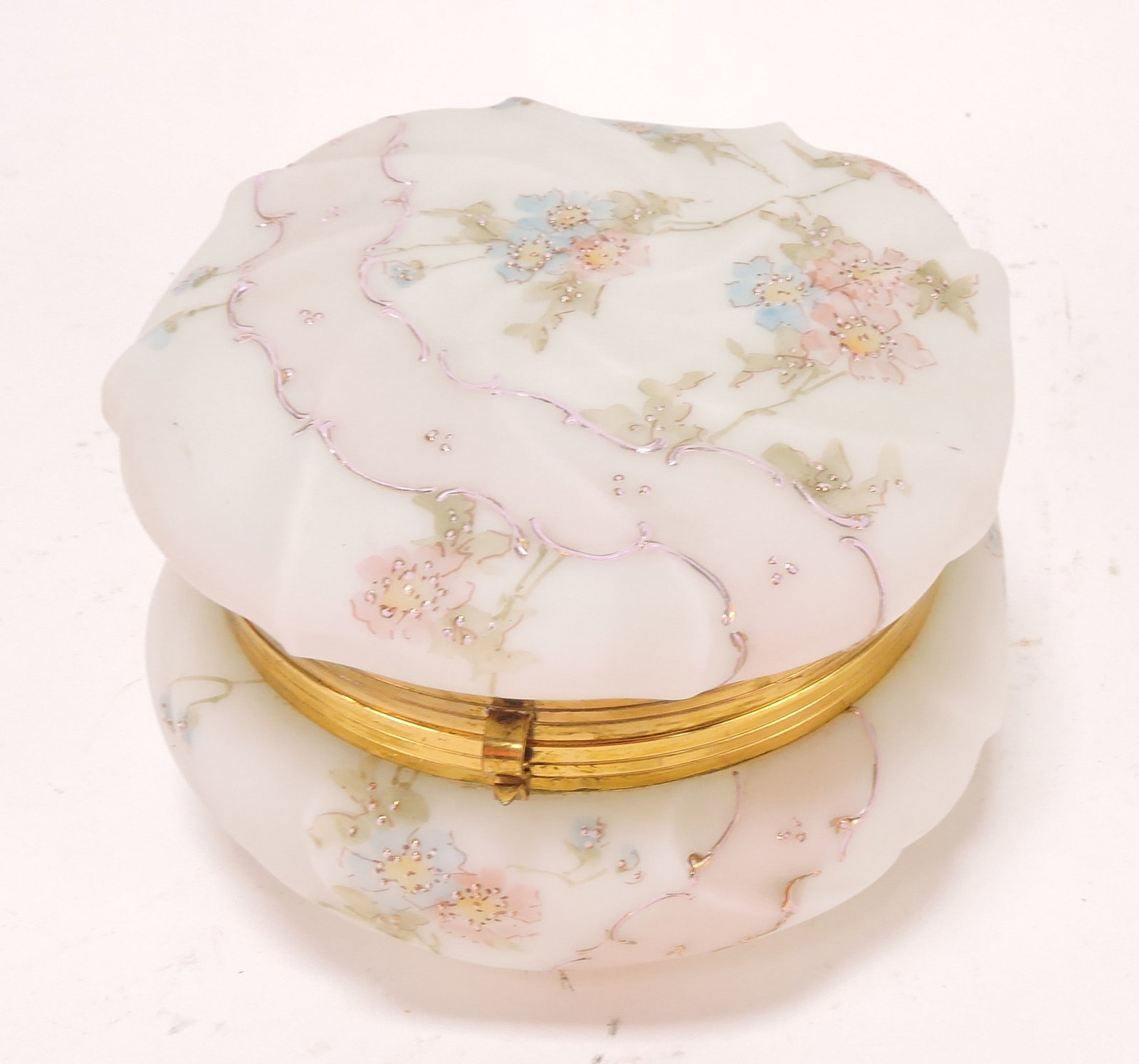 Wavecrest floral decorated swirl dresser (1 of 1)