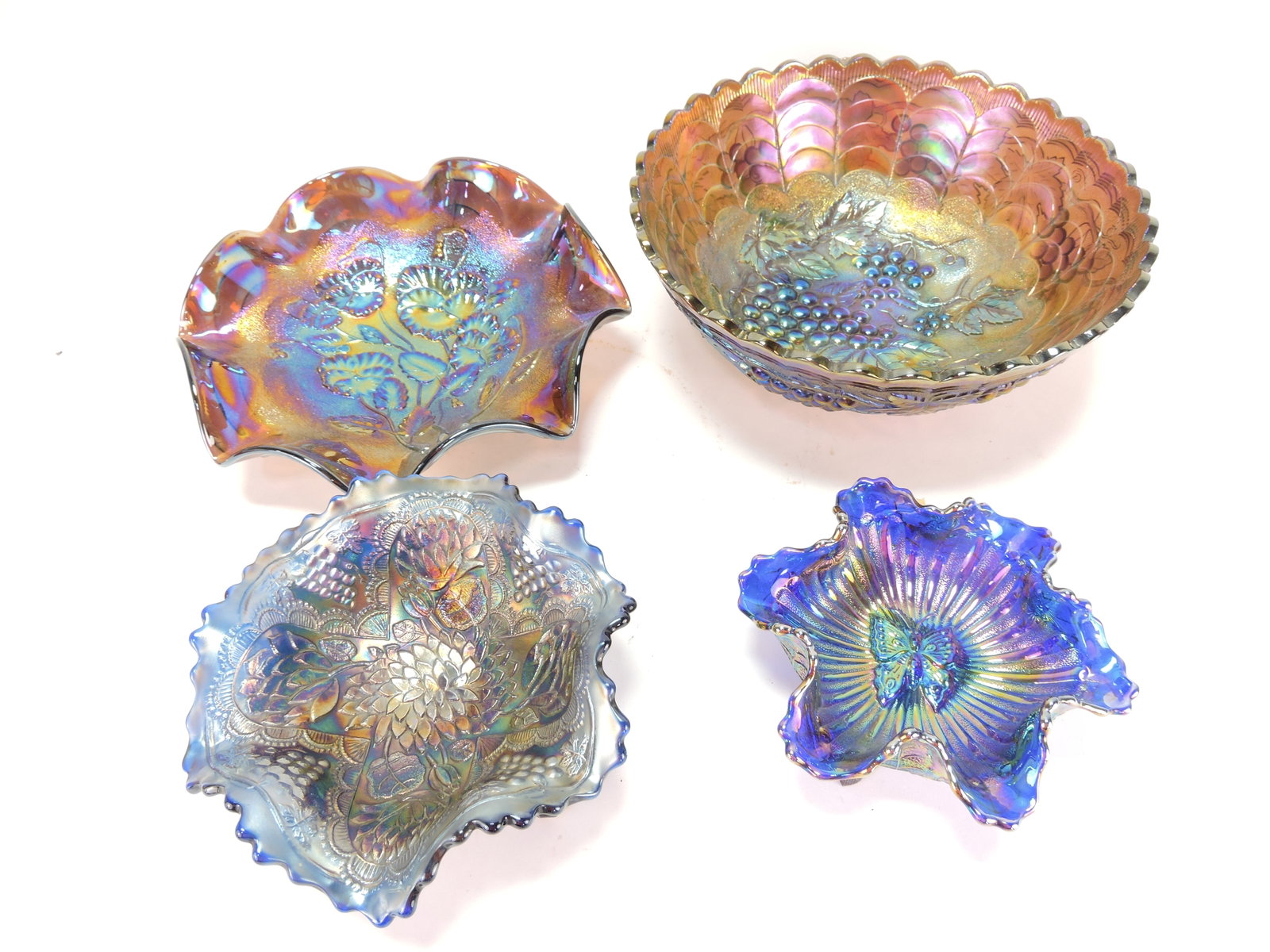 Carnival glass lot of 4 bowls, 6" to 9" (1 of 1)