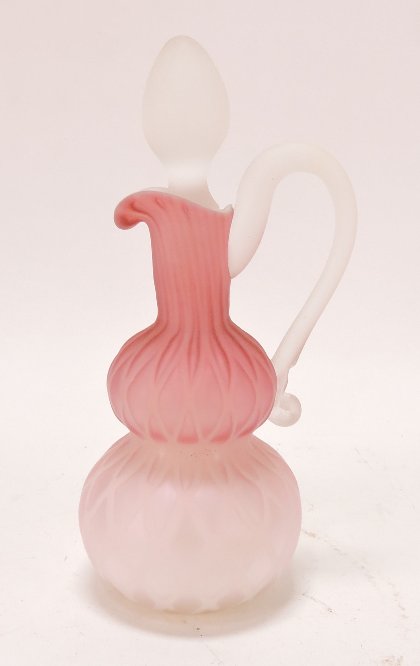 Pink satin diamond quilted cruet,: 7"