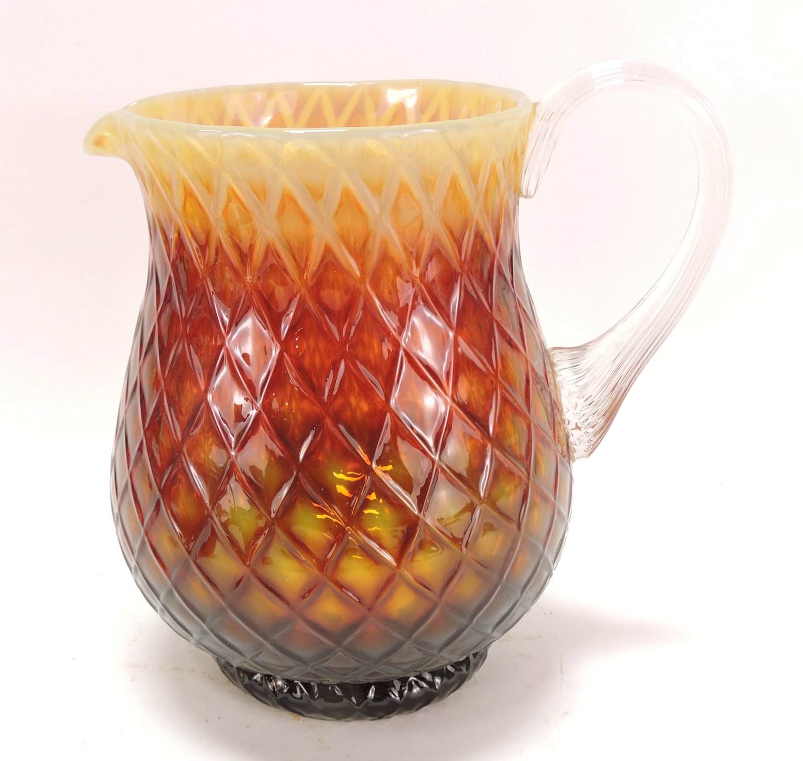Amberina opalescent diamond quilted (1 of 1)