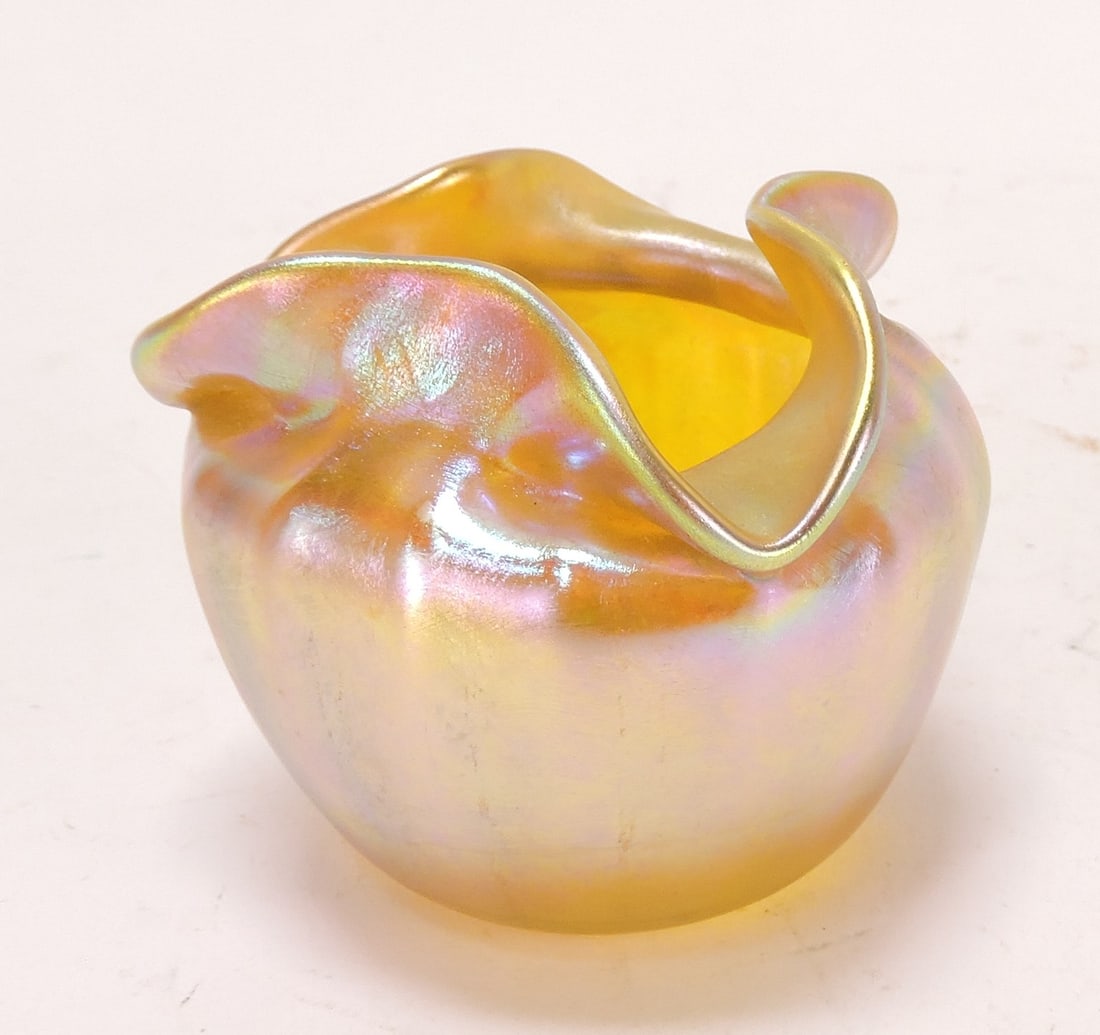 Quezal gold iridescent art glass salt,: 1 3/4"
