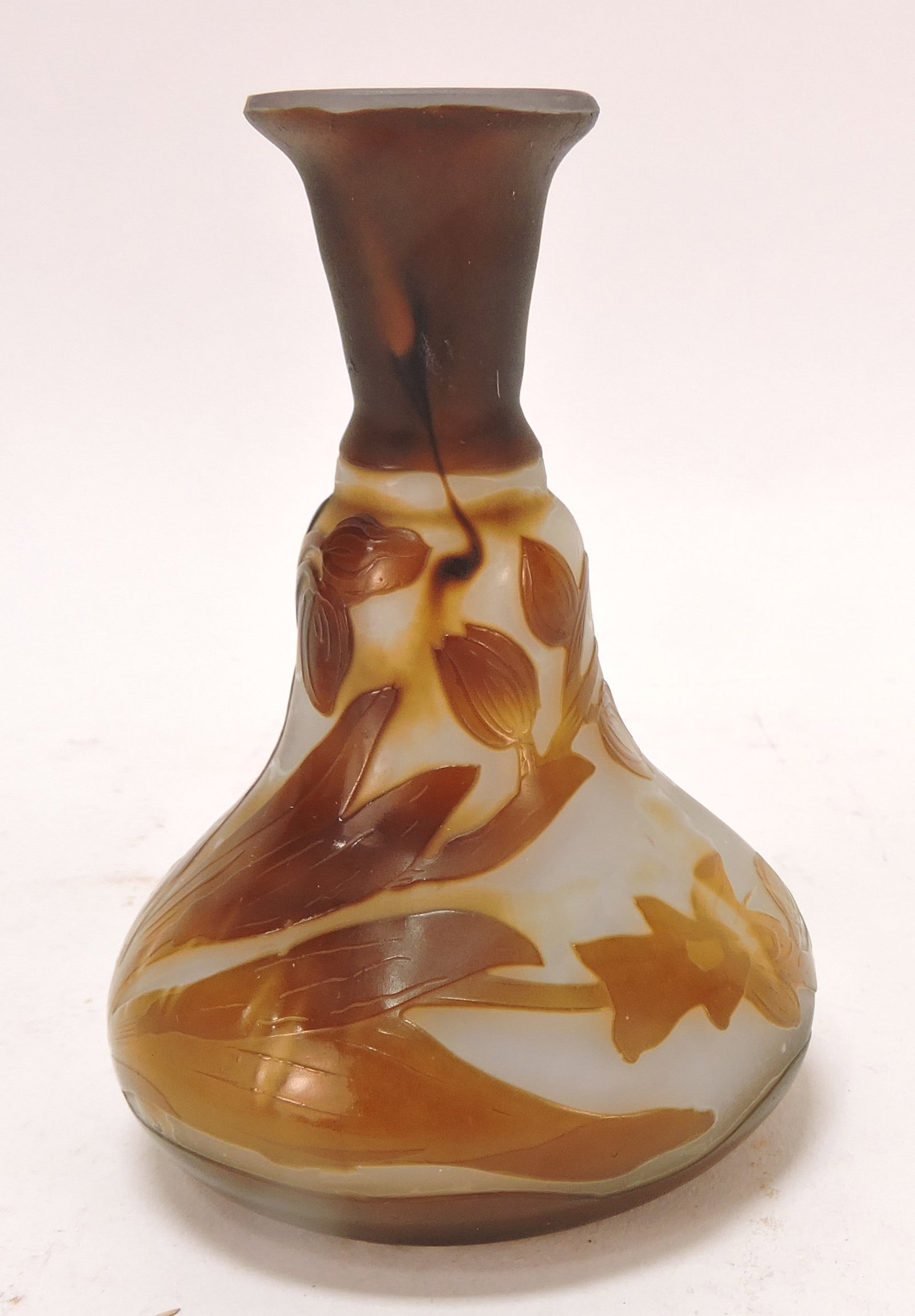 Galle French cameo art glass vase,: 4"