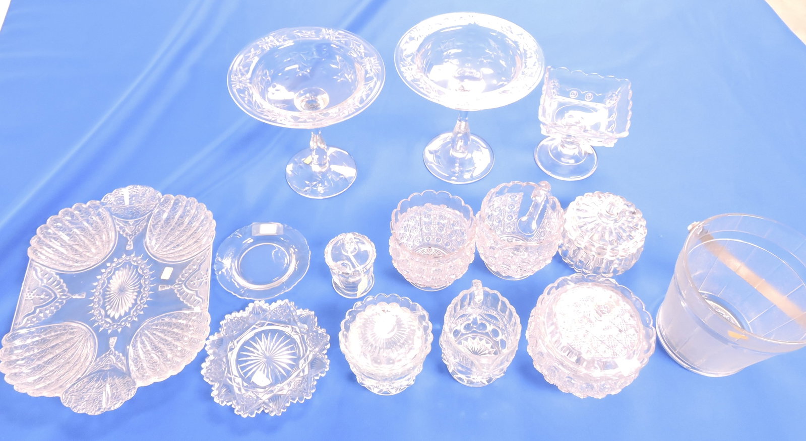 Lot of assorted clear glass items: .