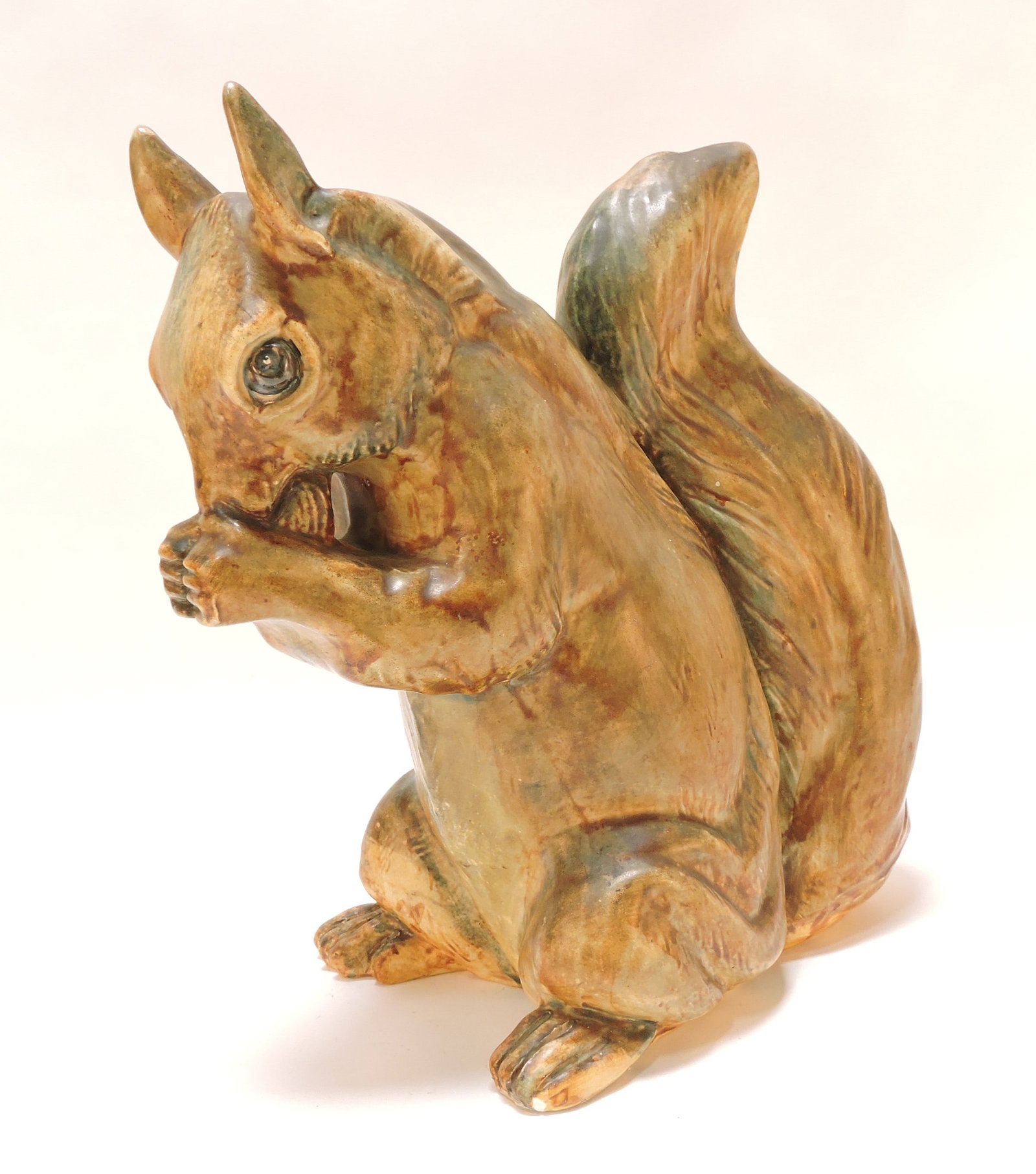 Weller Pottery rare squirrel lawn/garden (1 of 4)