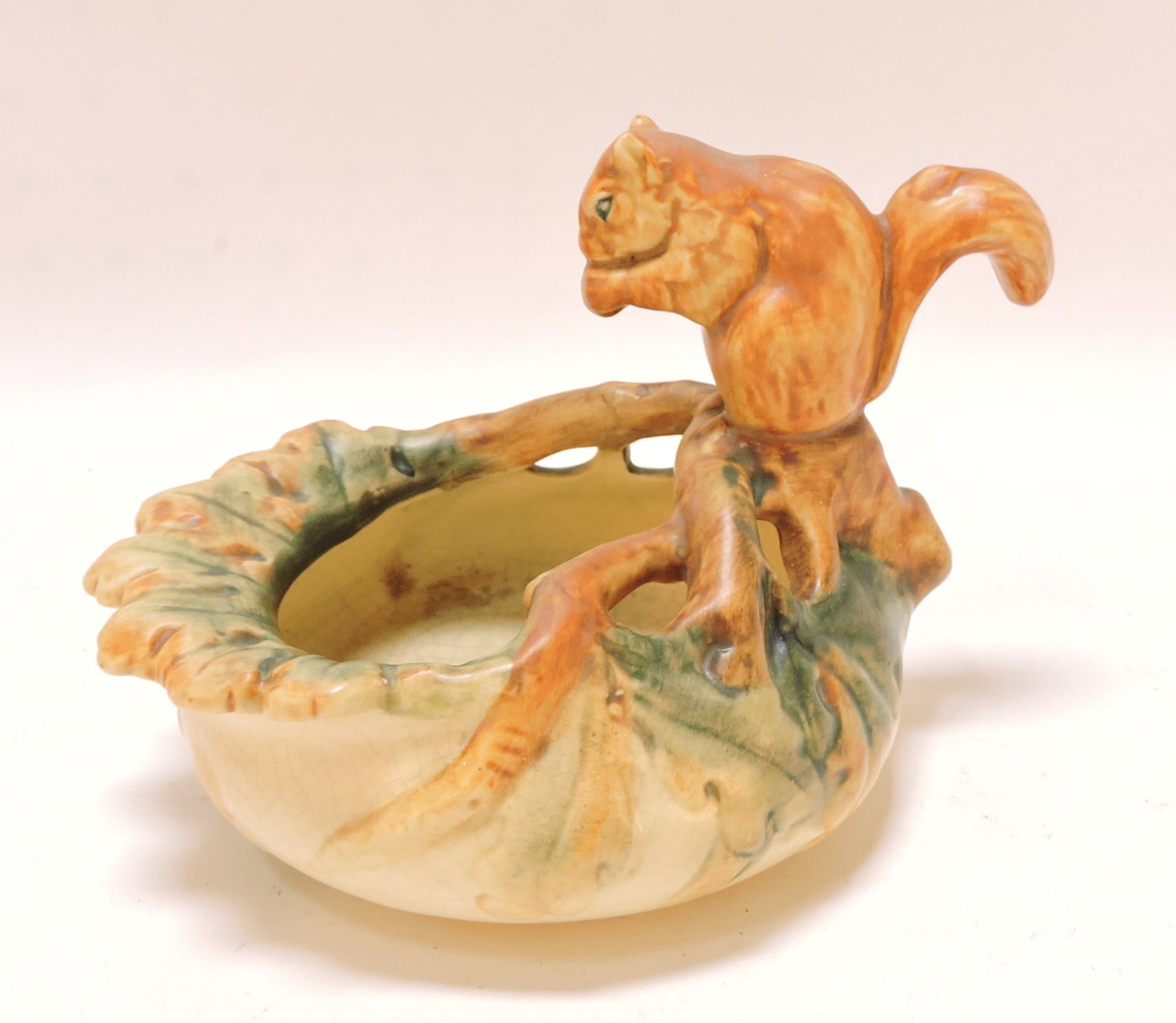 Weller Pottery 'Woodcraft' squirrel (1 of 1)