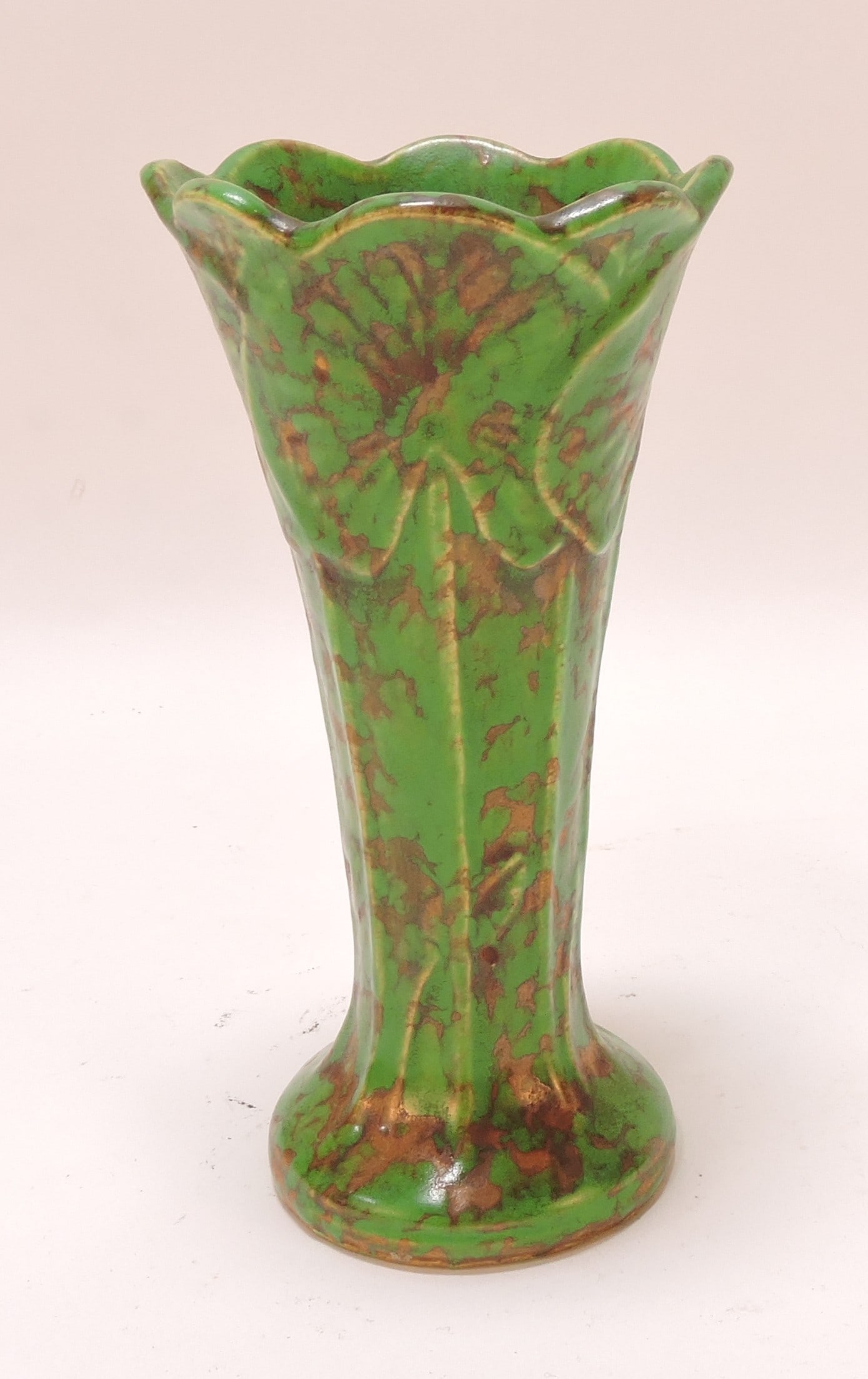 Weller Pottery 'Coppertone' pond lily (1 of 1)
