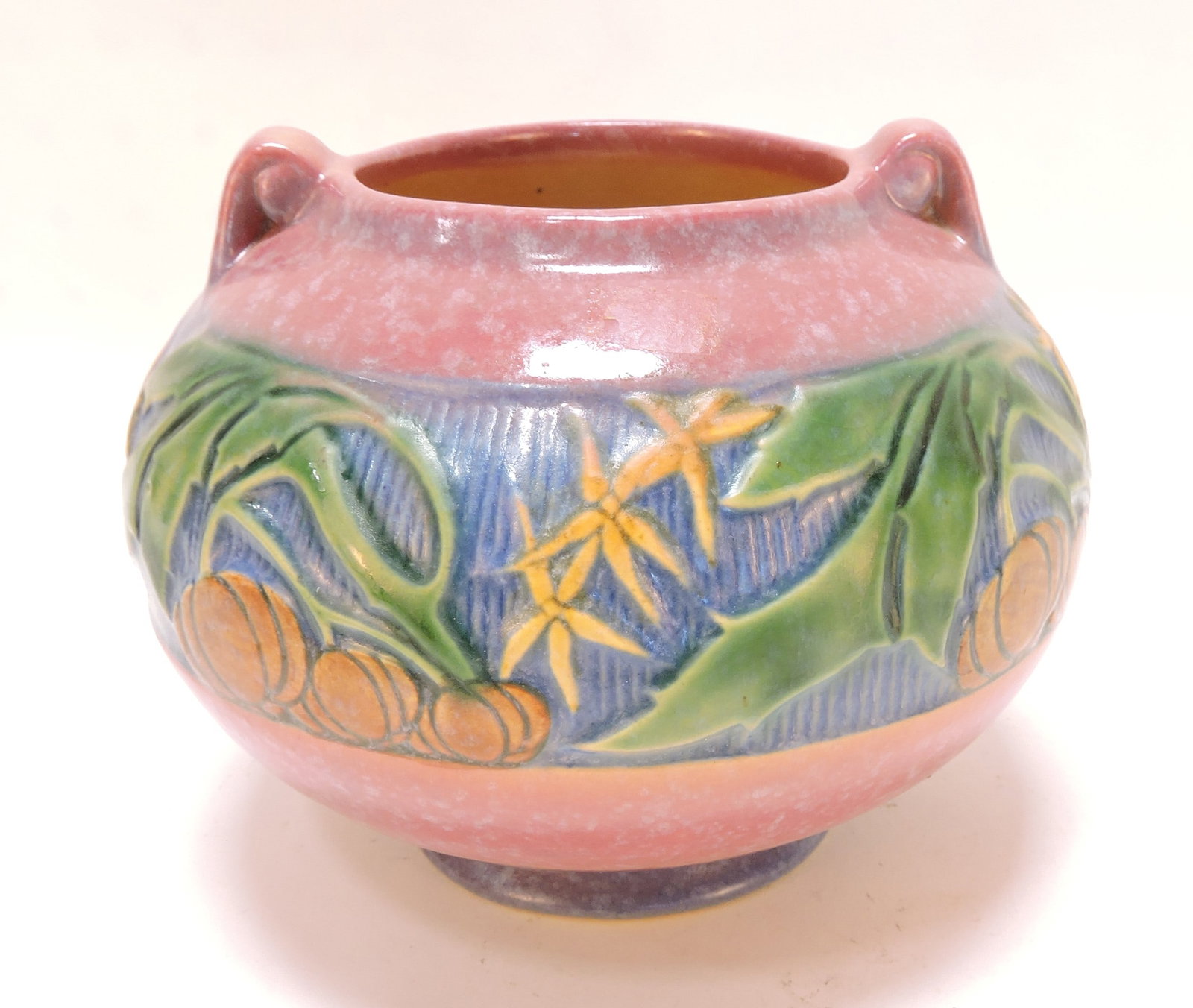 Roseville pink Baneda5" vase with (1 of 2)