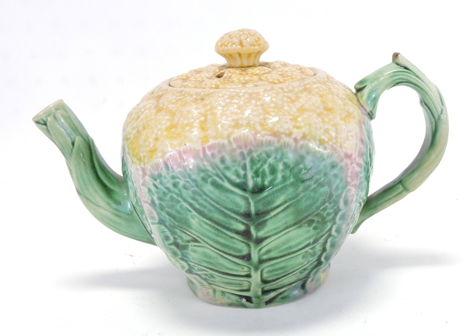 Etruscan majolica cauliflower teapot,: 5 1/2", nick to tip of handle