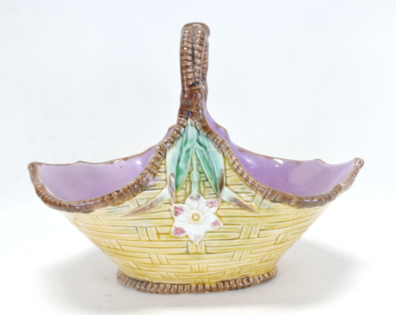 Majolica wicker basket with flower (1 of 1)