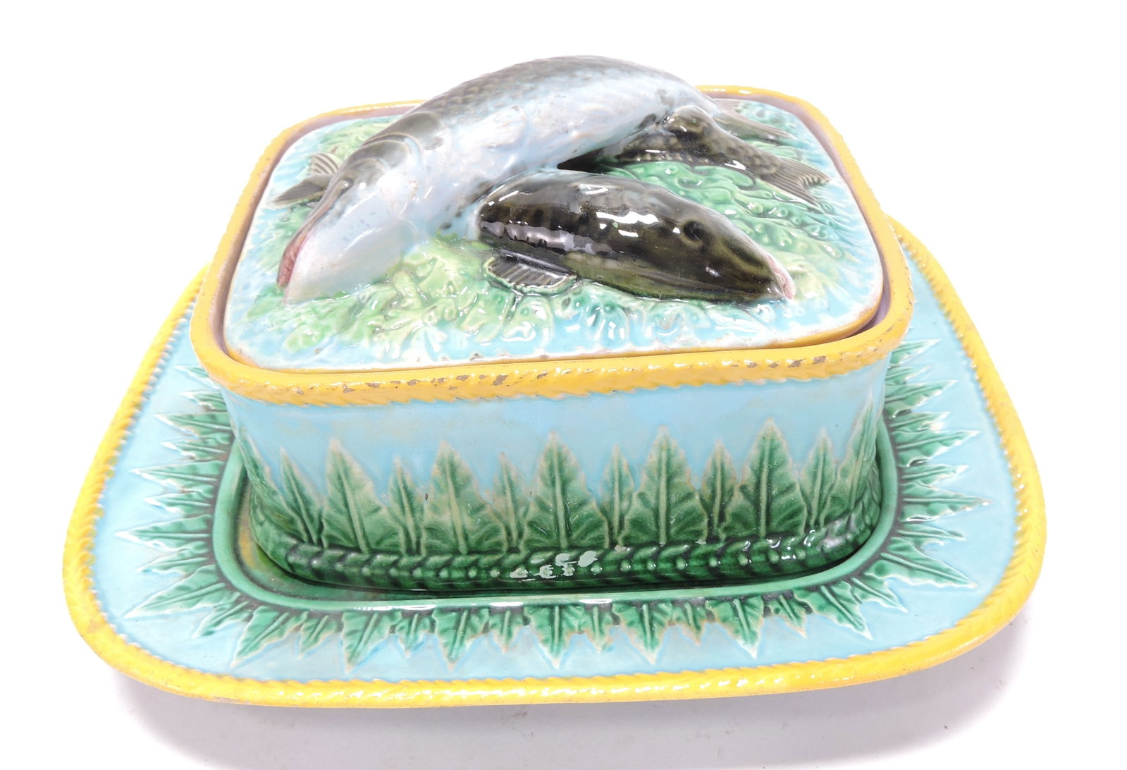 George Jones majolica acanthus leaf (1 of 2)