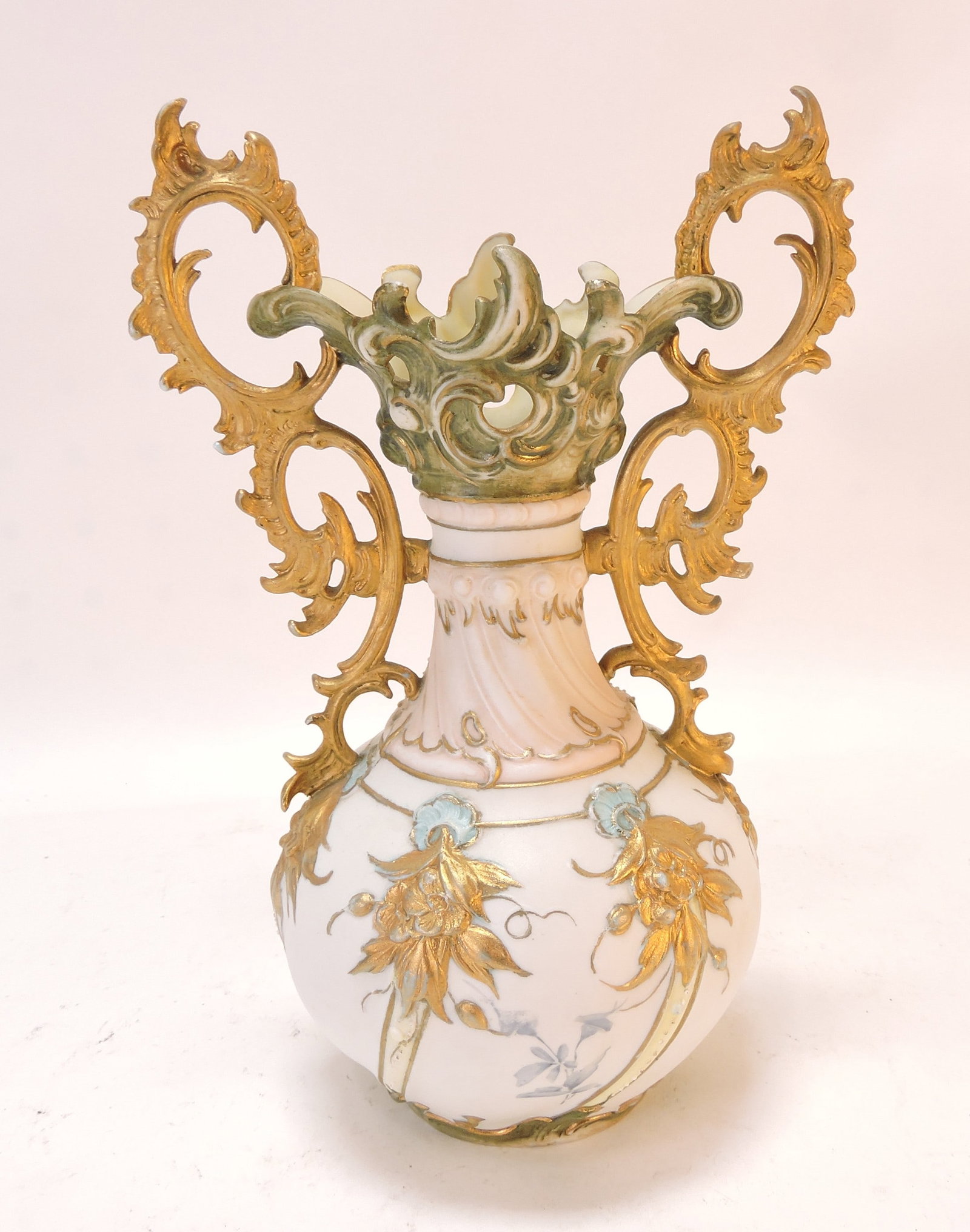 Royal Rudolstadt two handled bisque - 2