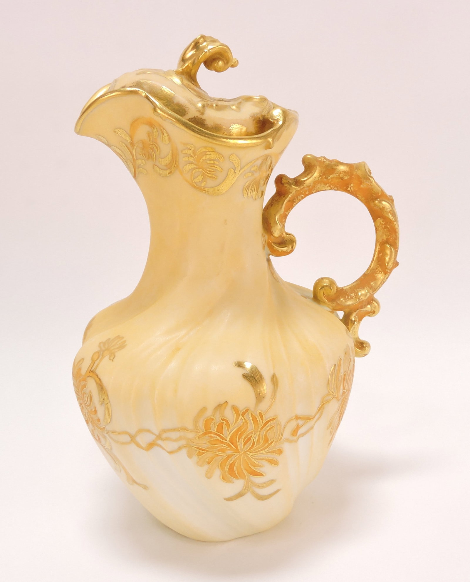 Porcelain chocolate pot, 8 1/2": .