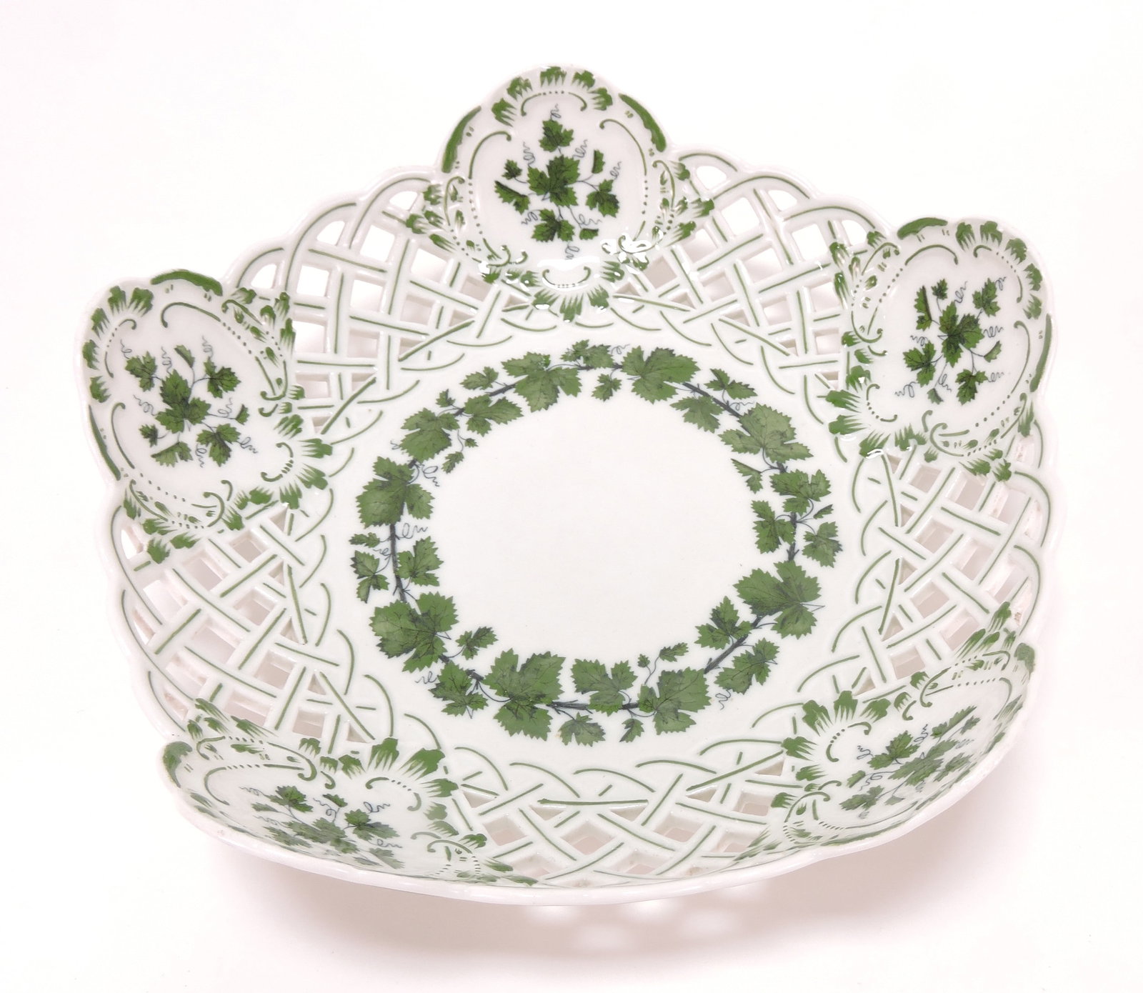 Meissen 9" reticulated bowl: .