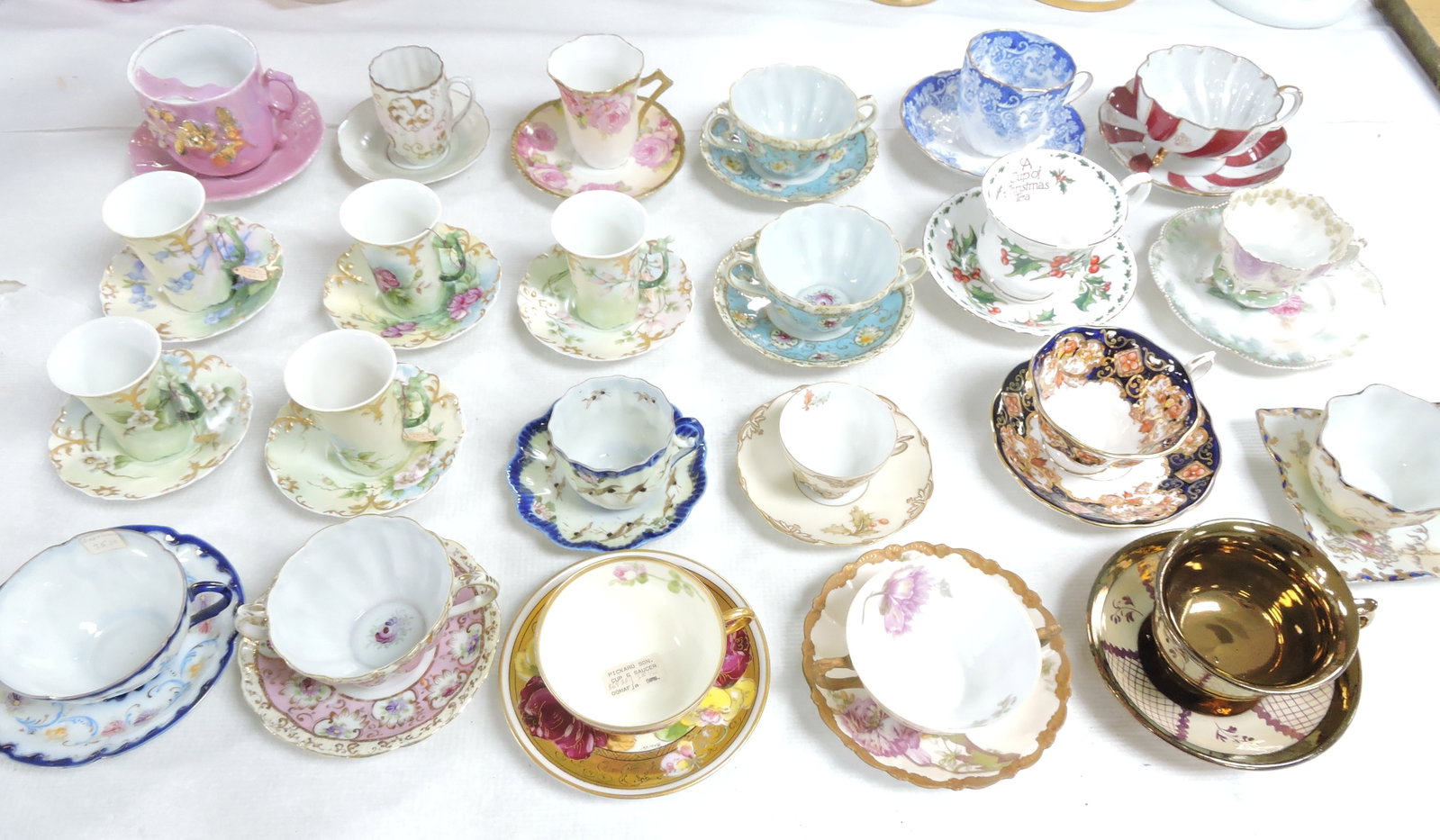 Lot of 23 cups & saucers - Royal Albert, (1 of 1)
