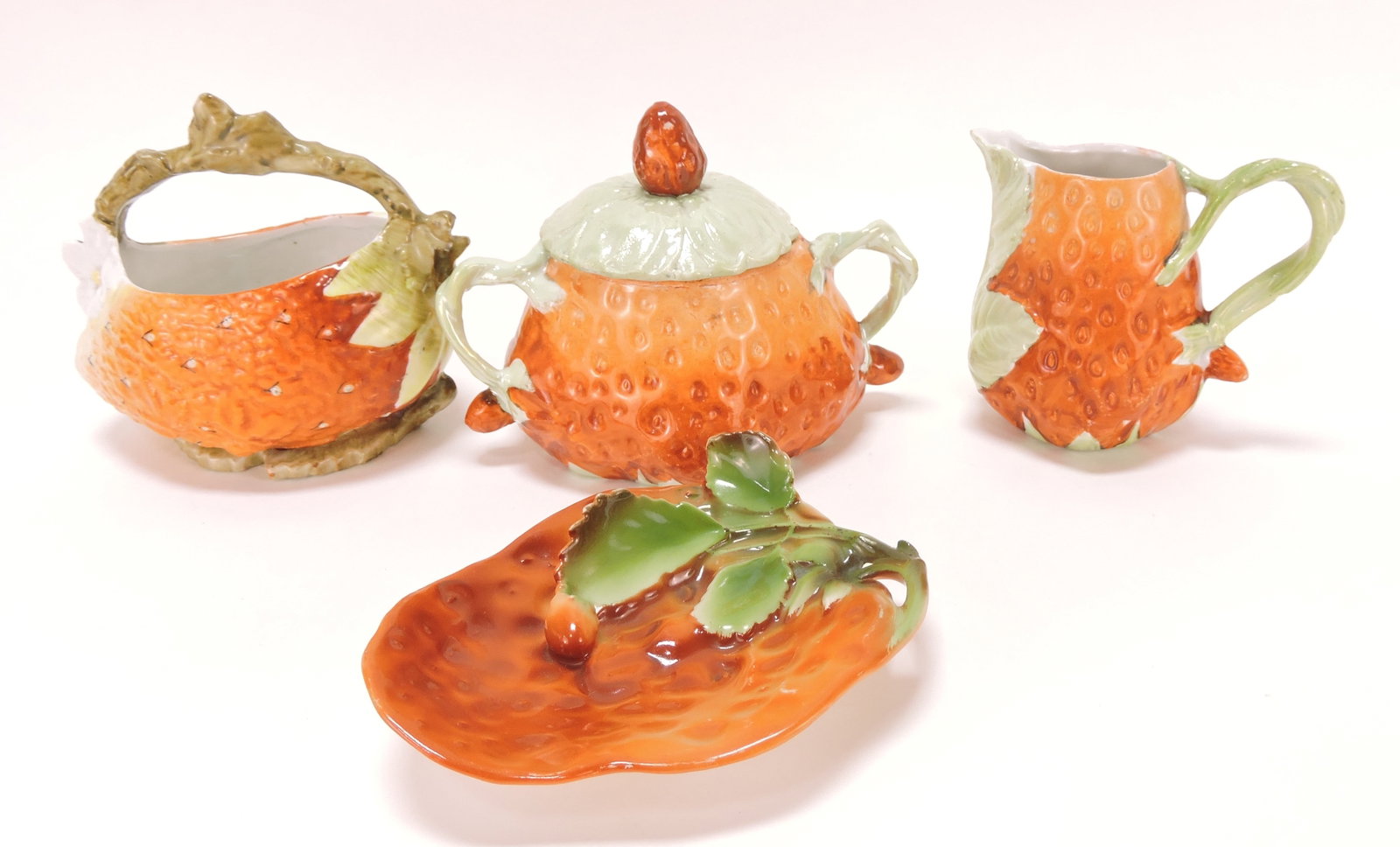 Porcelain strawberry basket, cream, (1 of 1)