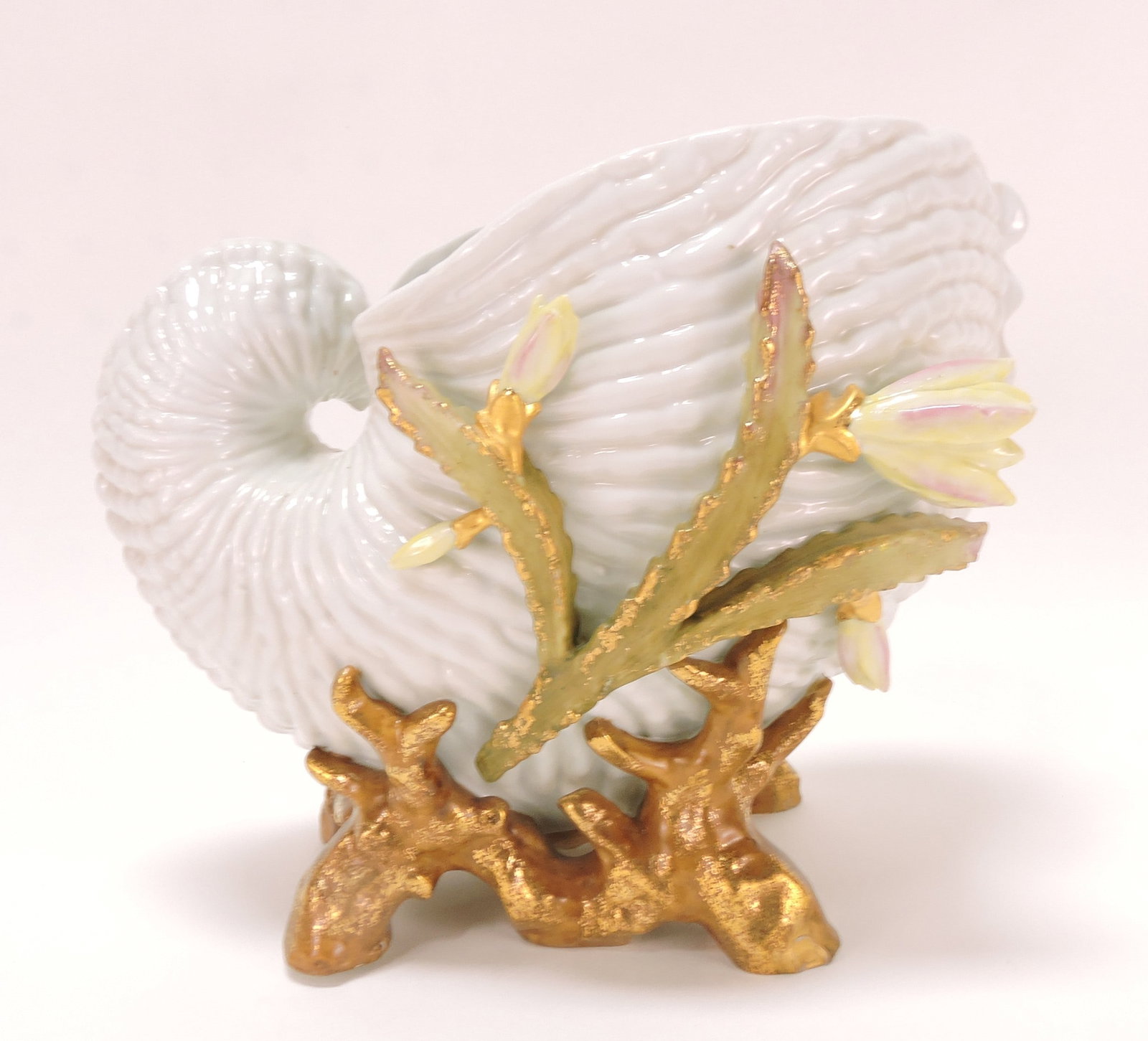 Porcelain shell and floral table center,: 7"