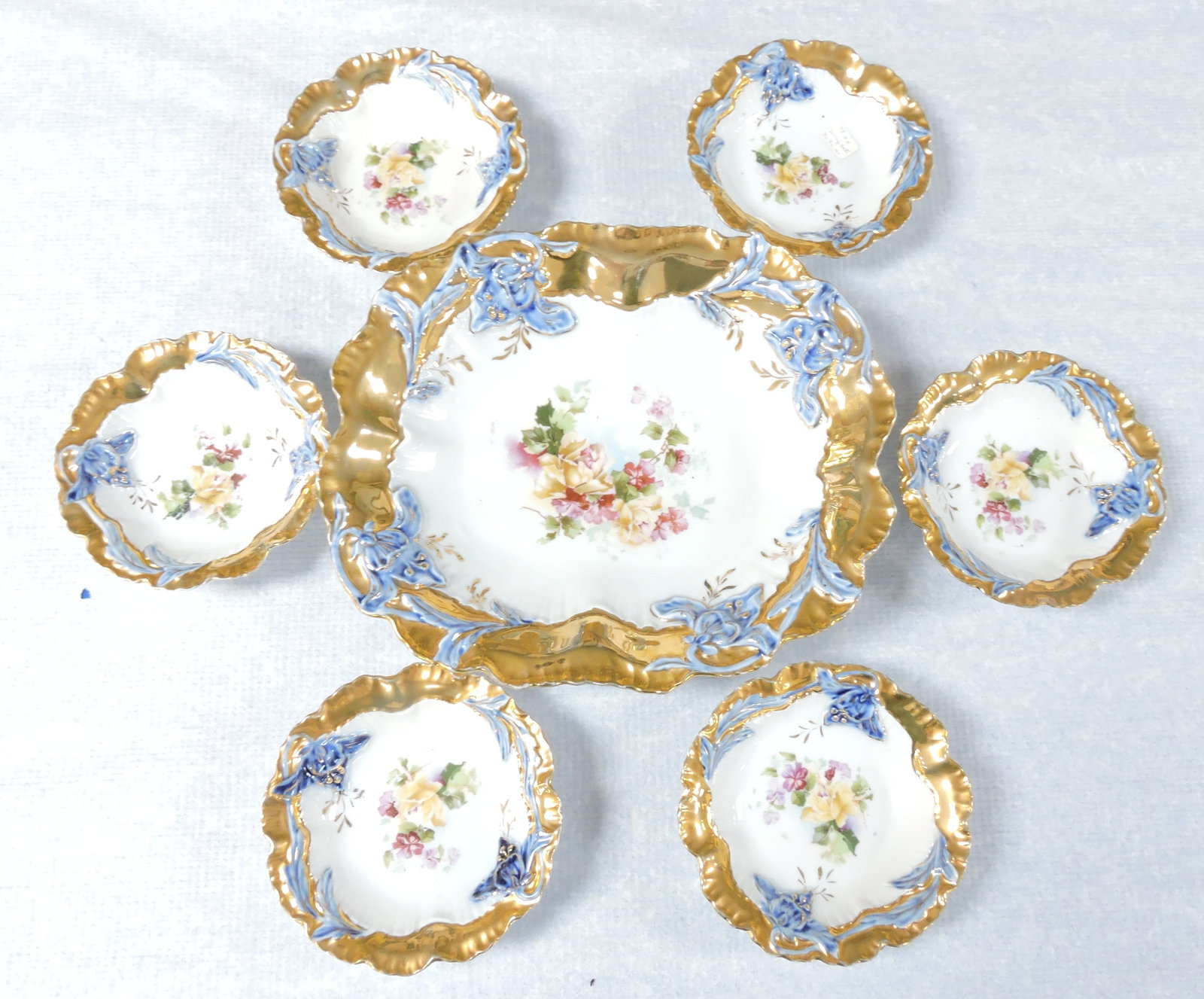 Porcelain 7 pc berry set: .