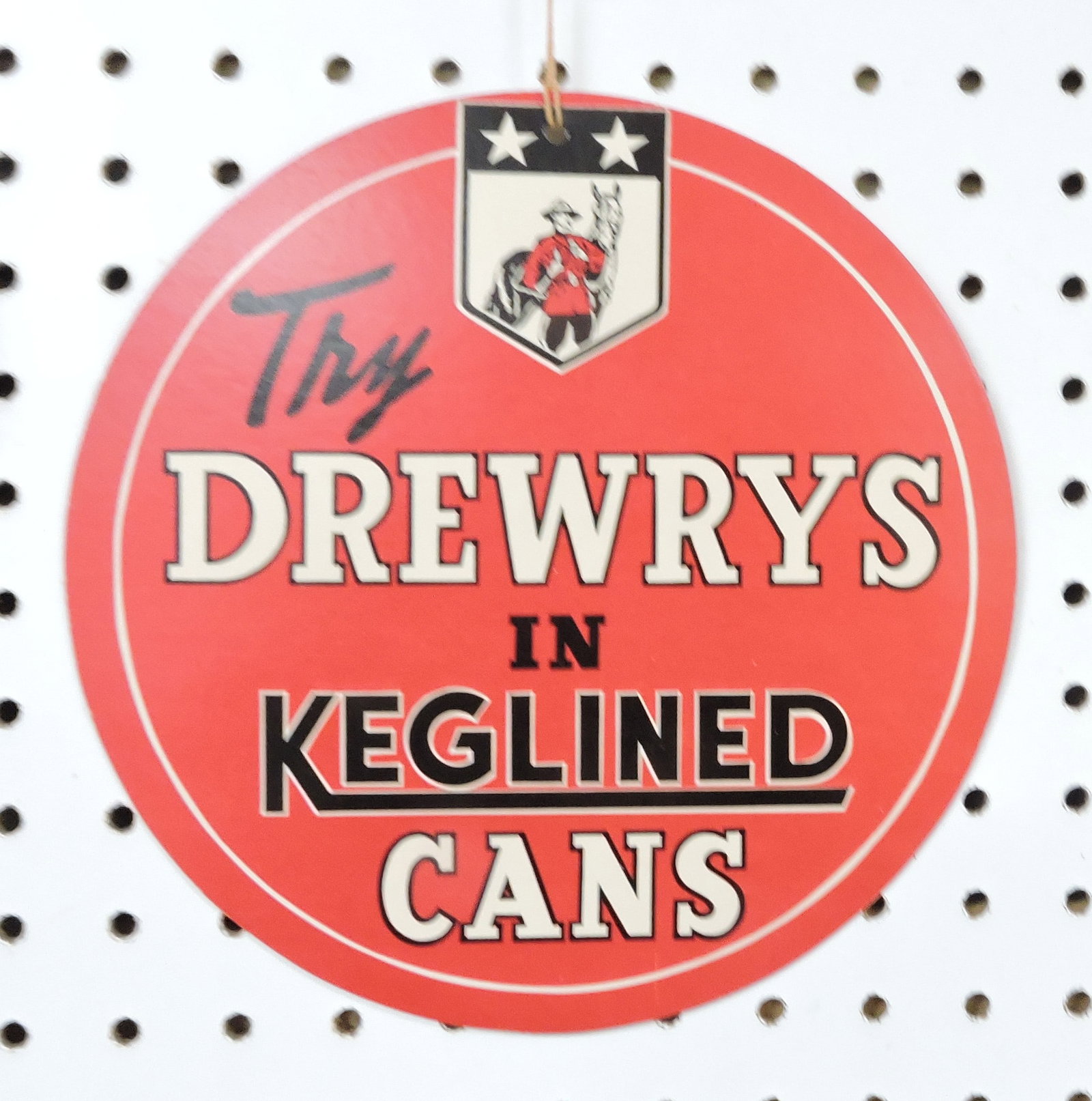 Drewrys Keglined Cans die-cut cardboard (1 of 2)