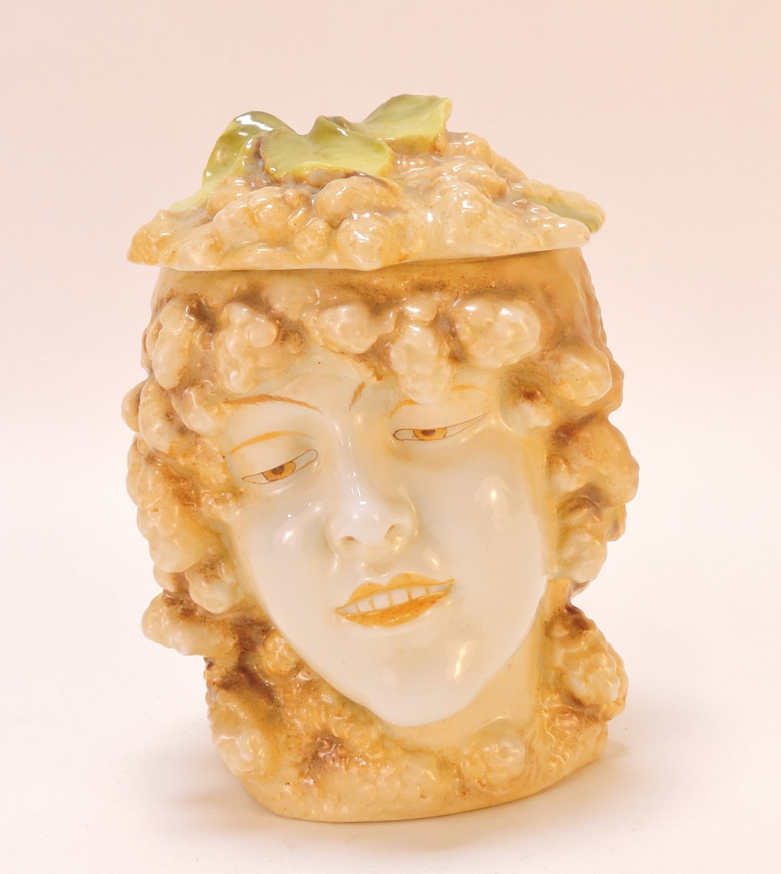 German Musterschutz porcelain (1 of 3)