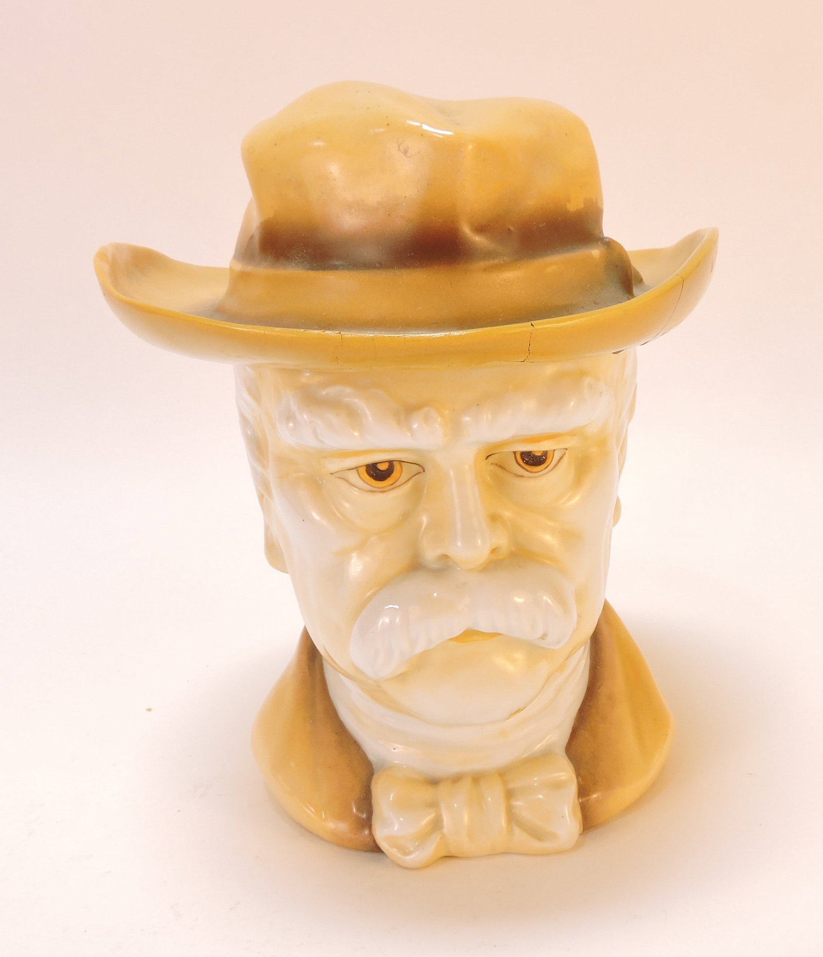 German Musterschutz porcelain (1 of 3)
