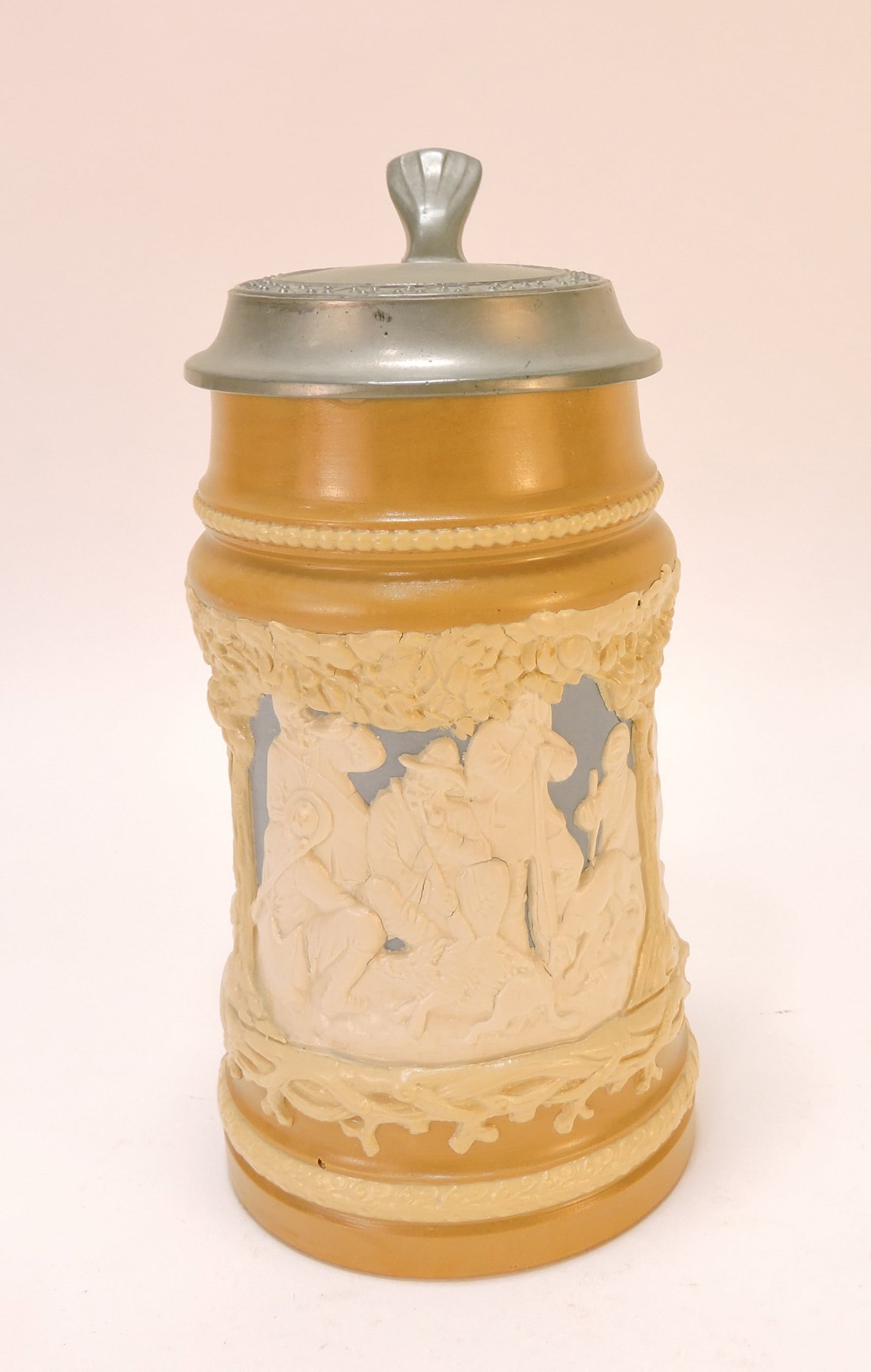 Mettlach #812 stein, 1/2L, 8": .