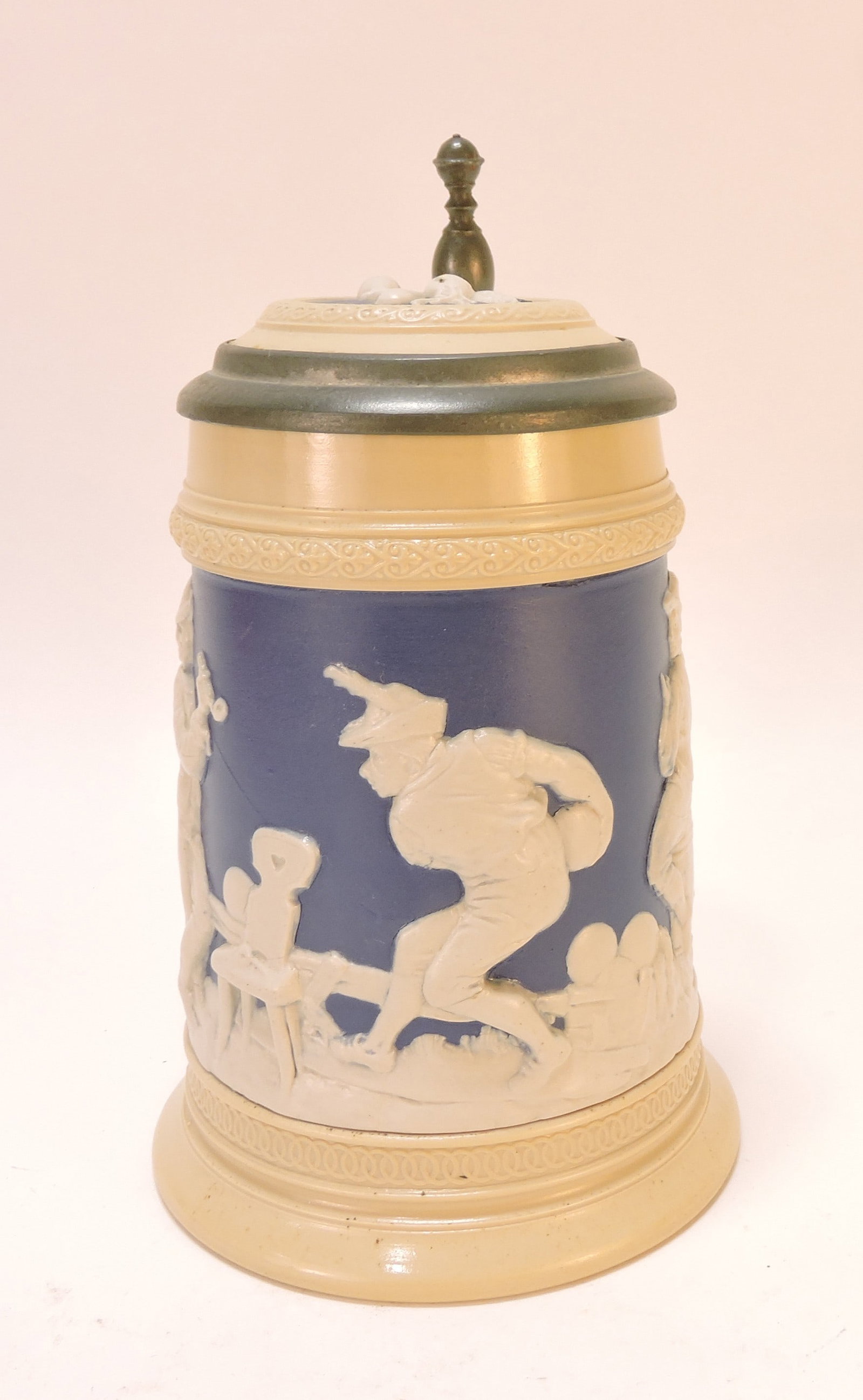Mettlach #2182 stein, 1/2L, 8": .