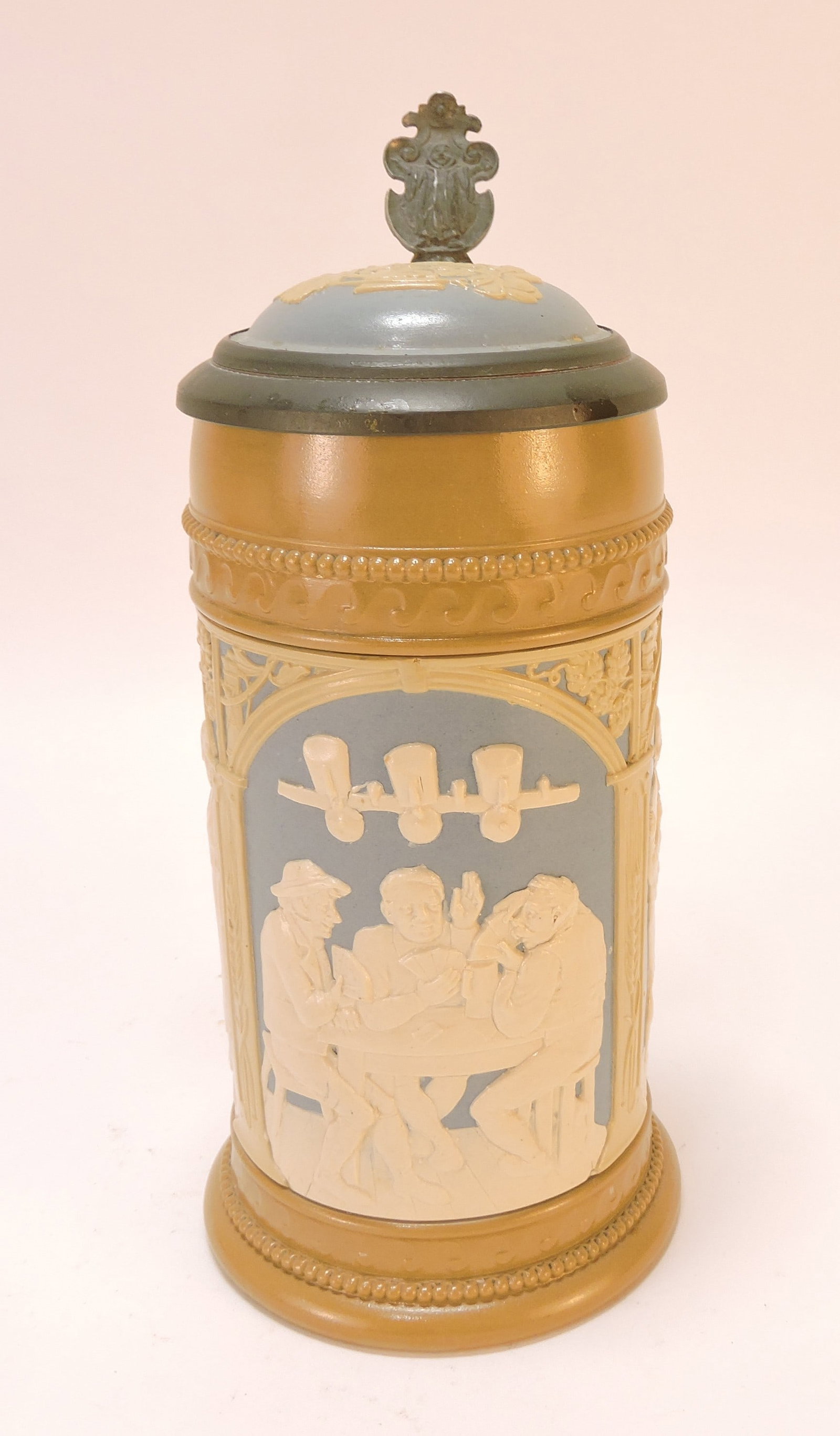 Mettlach #2556 stein, 1/2L, 8 3/4": .