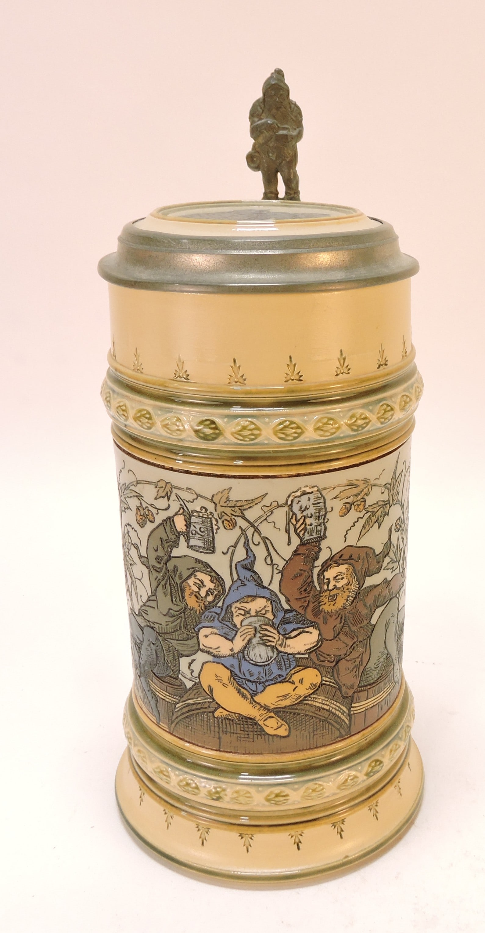 Mettlach stein #1053, 1L, 10": .