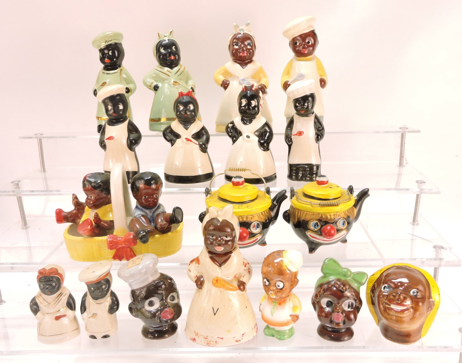Black Americana lot of shakers