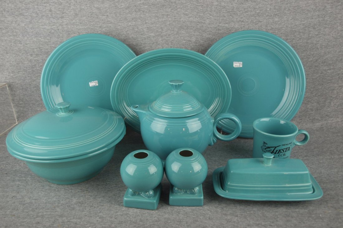 Fiesta Post 86 turquoise lot - 2 plates, platter, casse: Fiesta Post 86 turquoise lot - 2 plates, platter, casserole, teapot, mug, pair of bul
