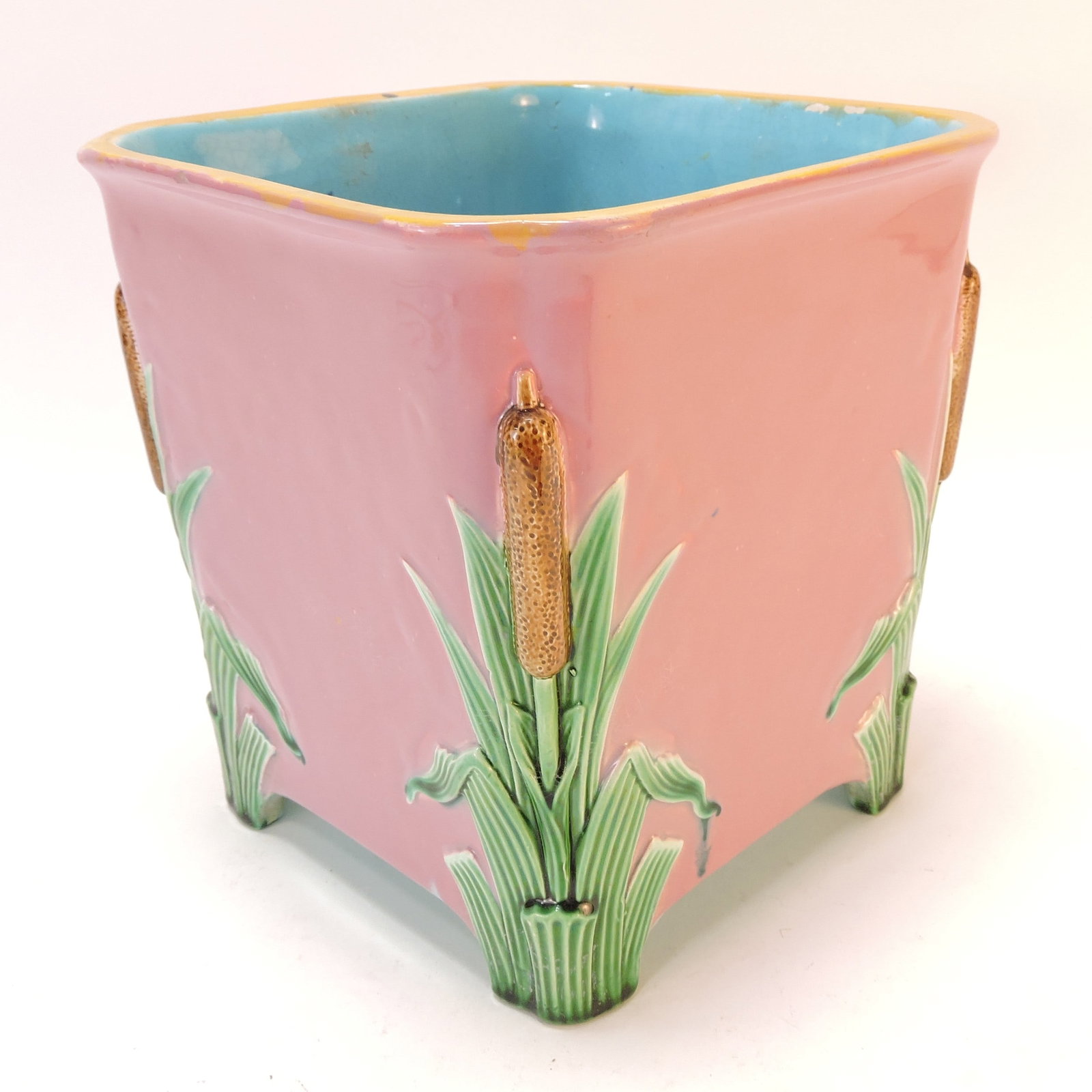 Minton pink majolica cattail cachepot,: 8", hairline