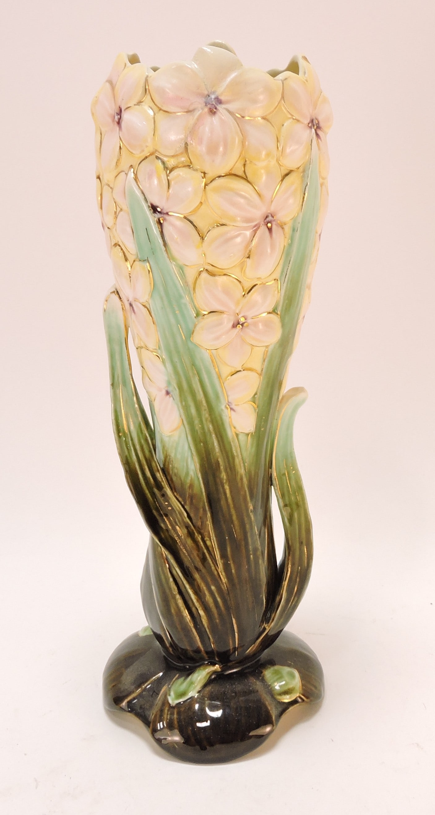 Continental majolica vase, 14": .