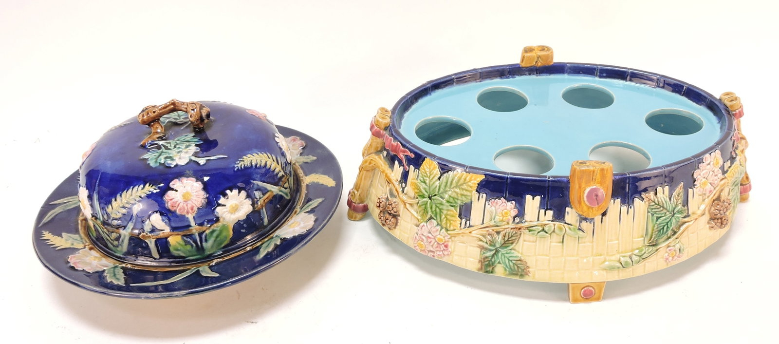Majolica cobalt wheat and daisy butter dish (1 of 1)