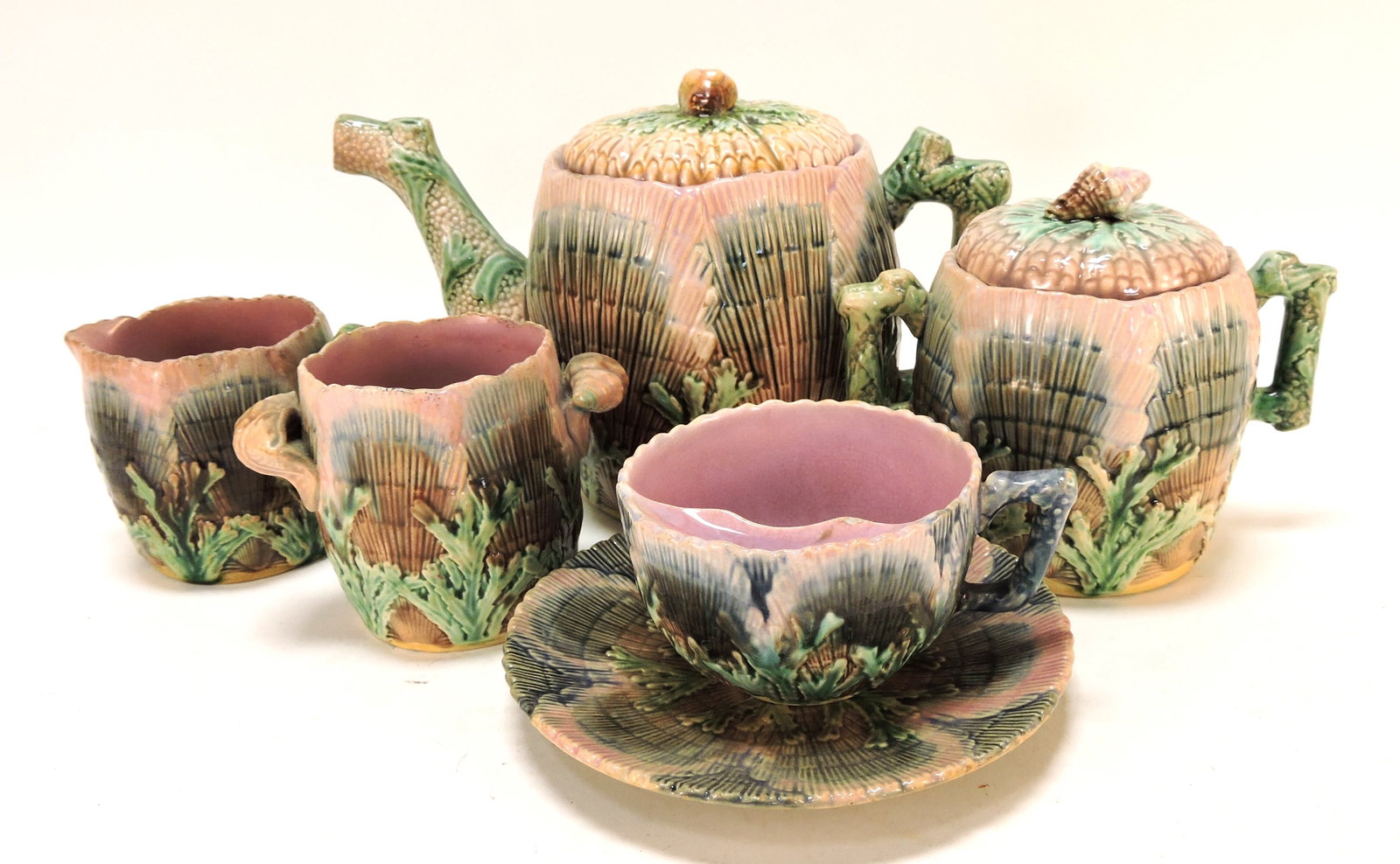 Etruscan majolica shell and seaweed (1 of 1)