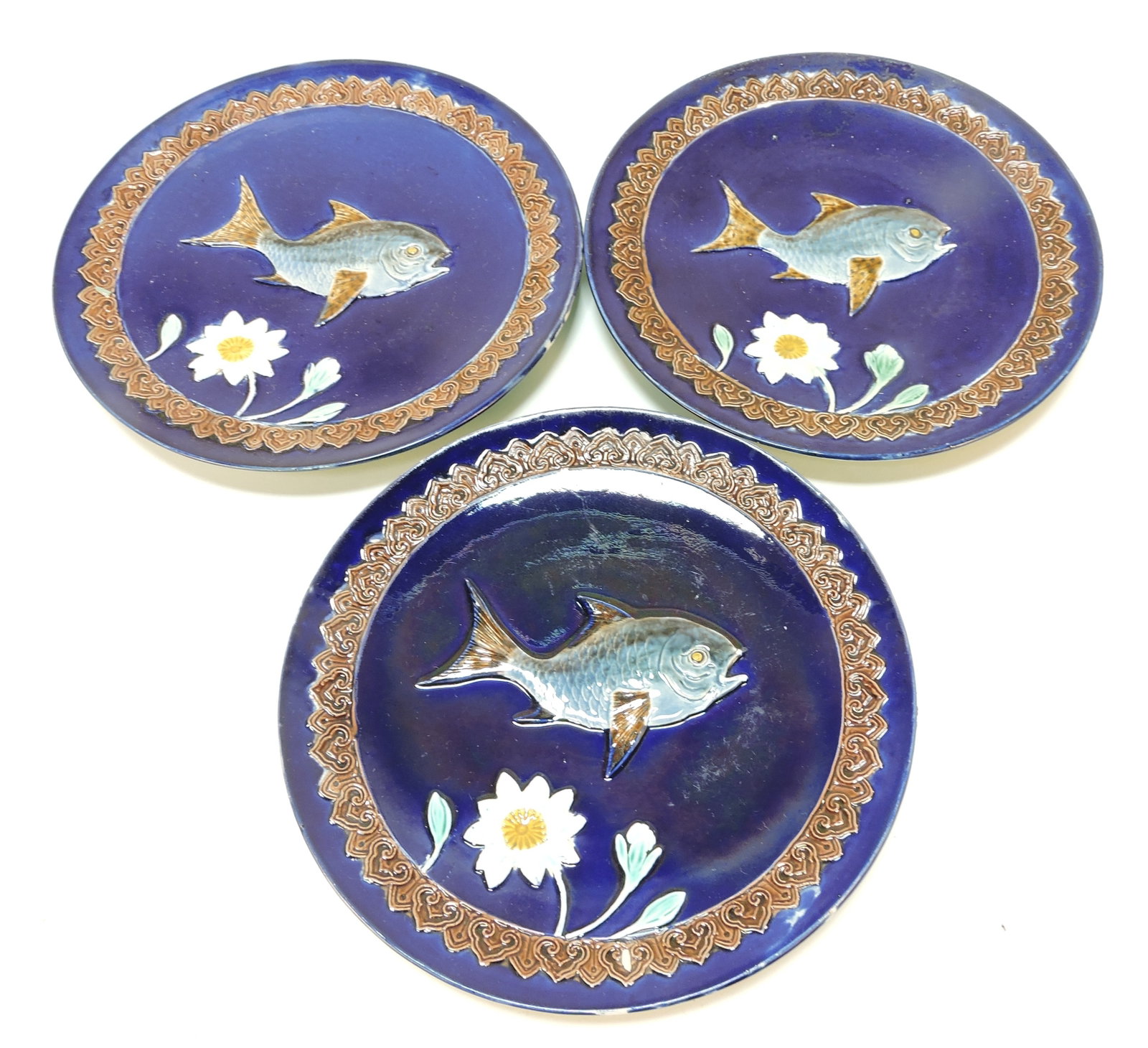 Holdcroft cobalt majolica fish and daisy (1 of 1)
