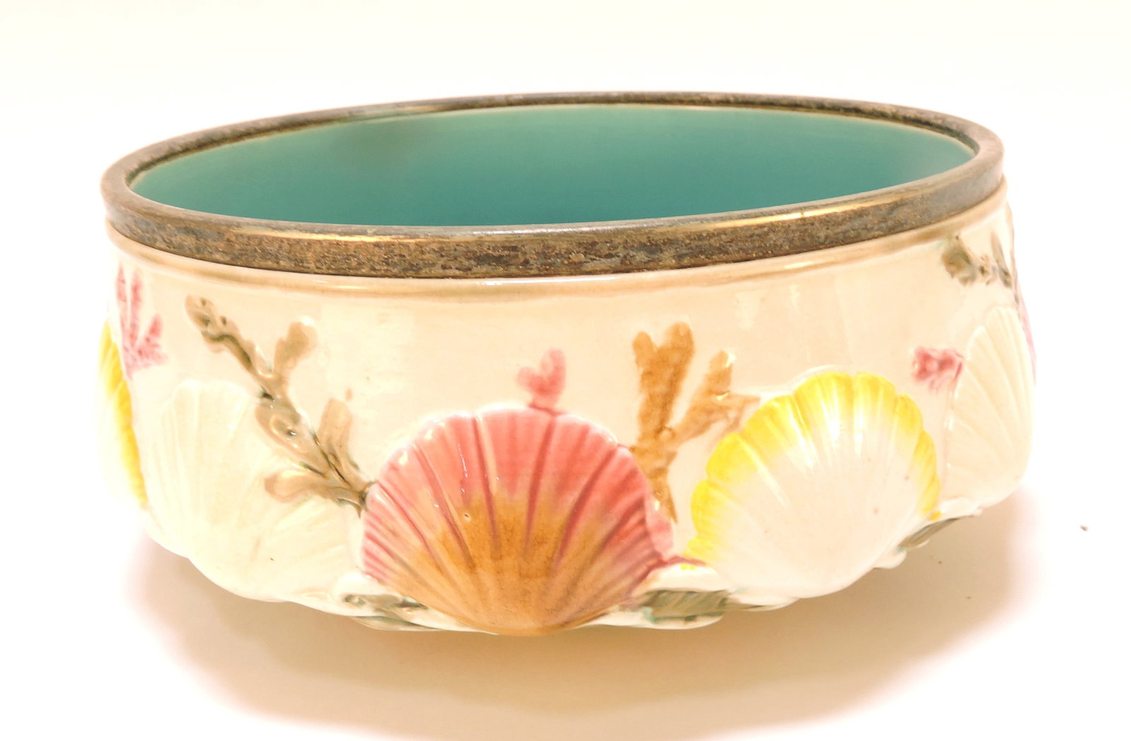Wedgwood majolica Argenta shells (1 of 1)