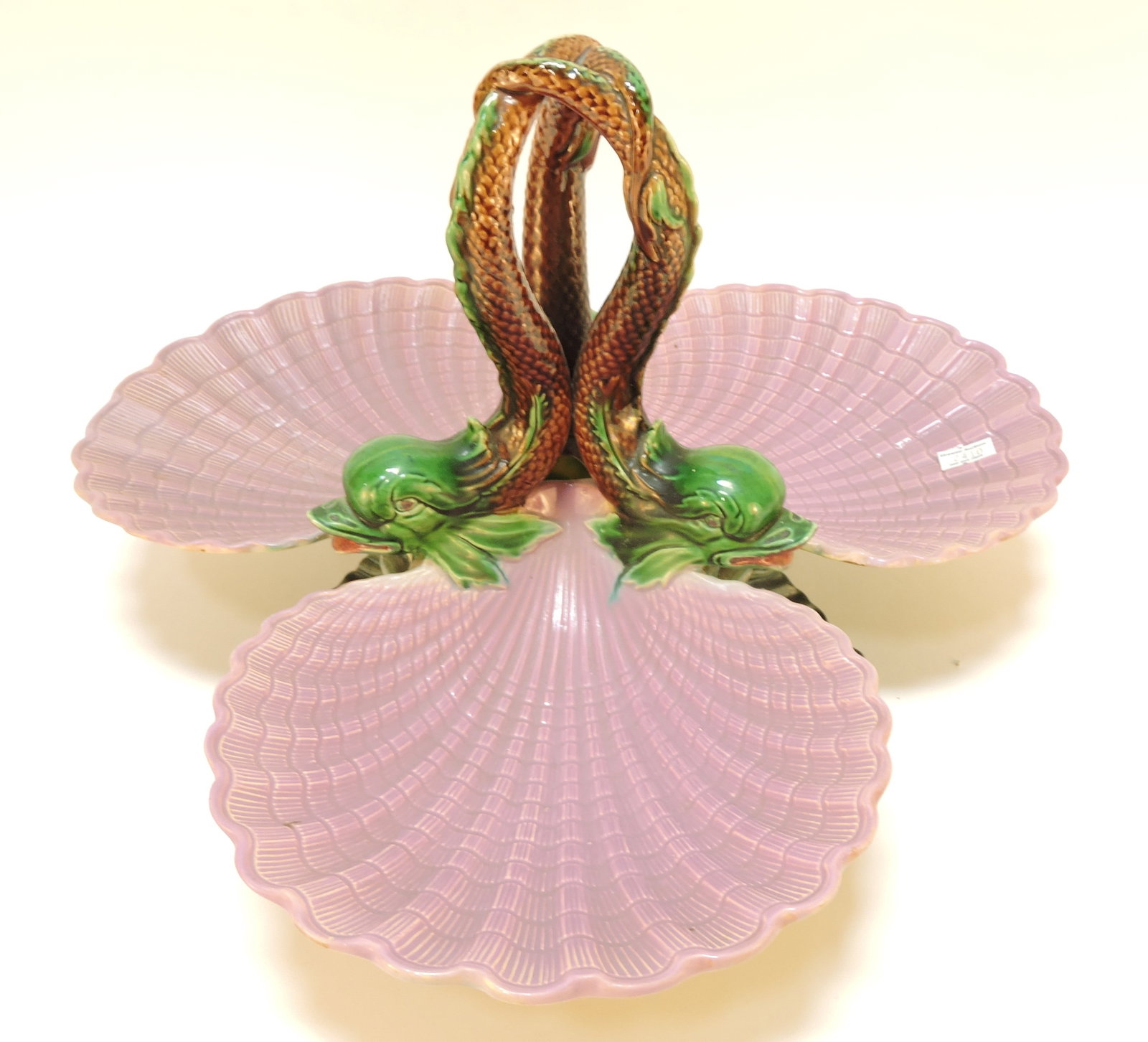 George Jones majolica tri-foil shell (1 of 2)