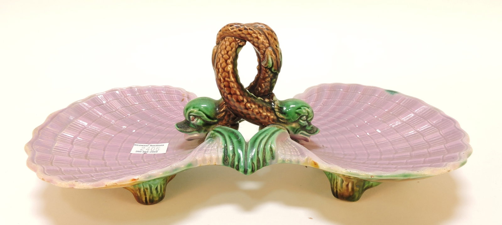 George Jones majolica twin shell (1 of 1)