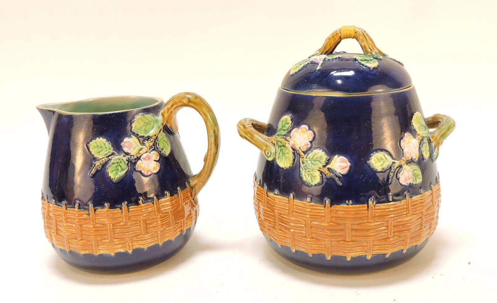 George Jones majolica cobalt apple (1 of 1)