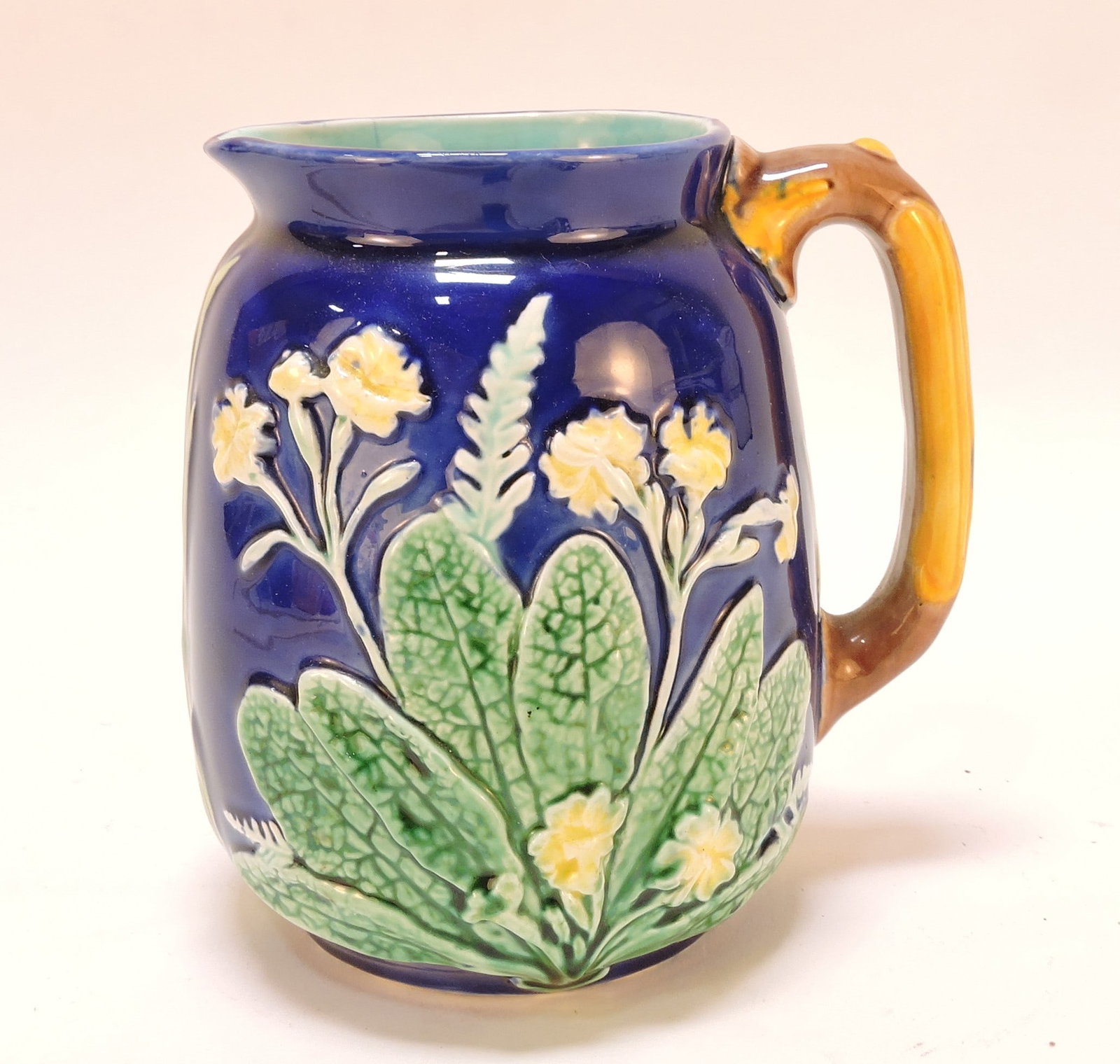 Wedgwood cobalt majolica primrose (1 of 1)