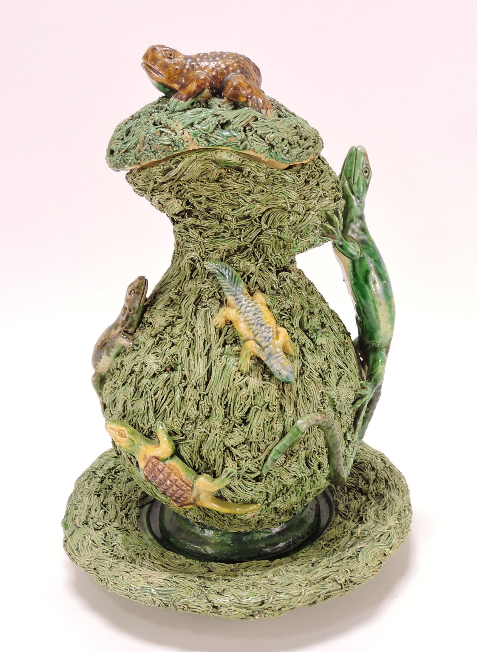 Mafra Portugal Palissy majolica ewer: with cover and stand, 11", professional repair to ewer foot rim and high points